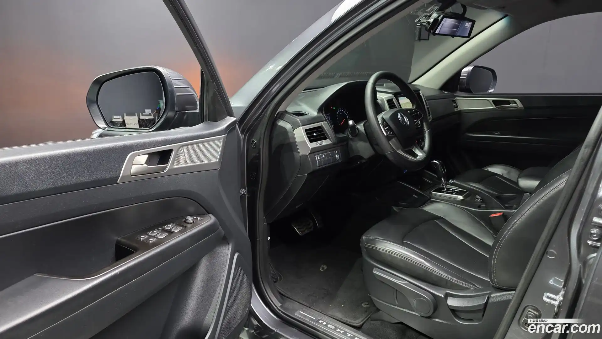 Rexton KG Mobility 2018.5-INNER-010