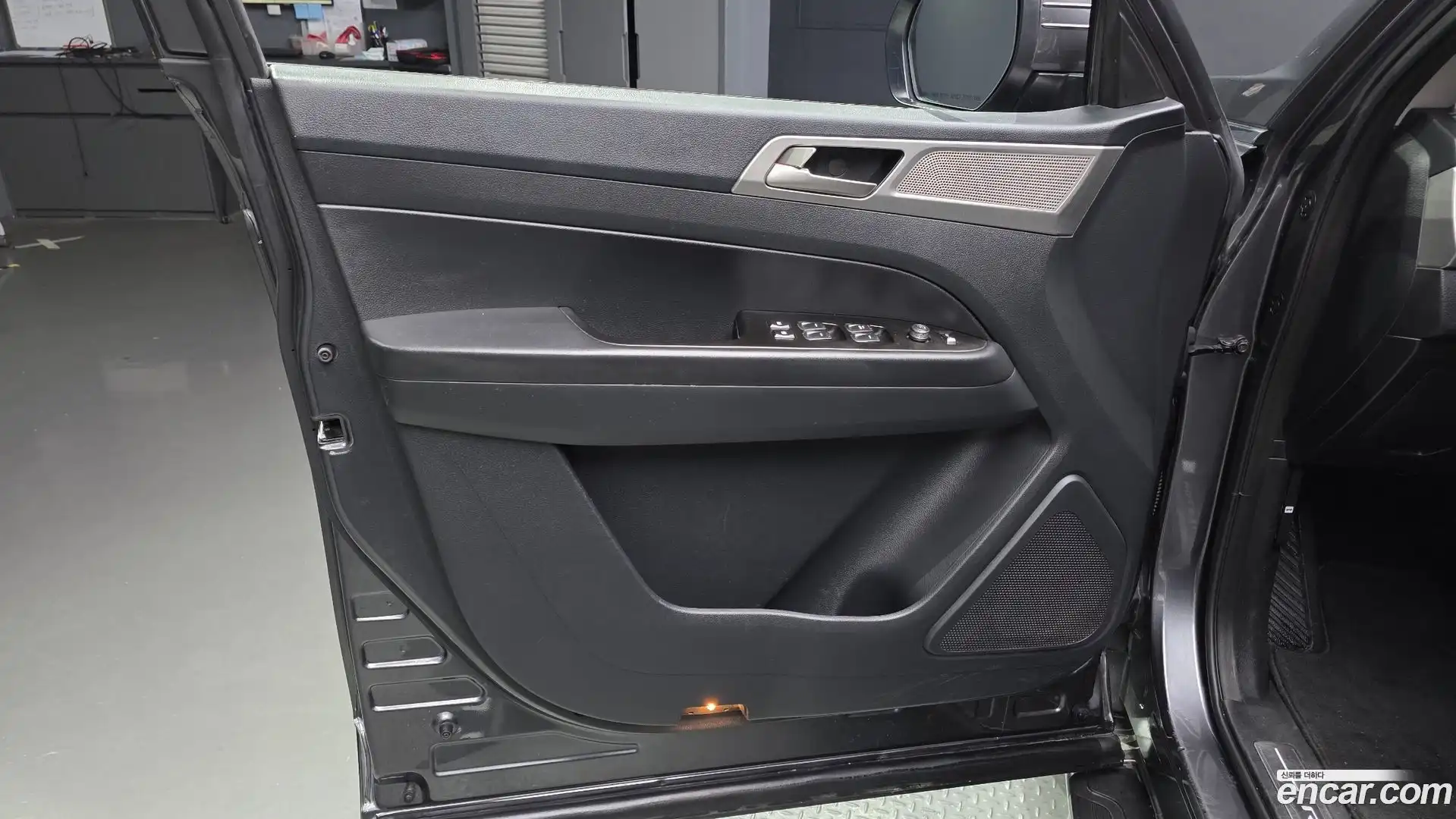 Rexton KG Mobility 2018.5-INNER-034