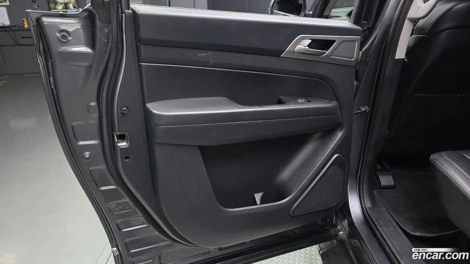 Rexton KG Mobility 2018.5-INNER-035