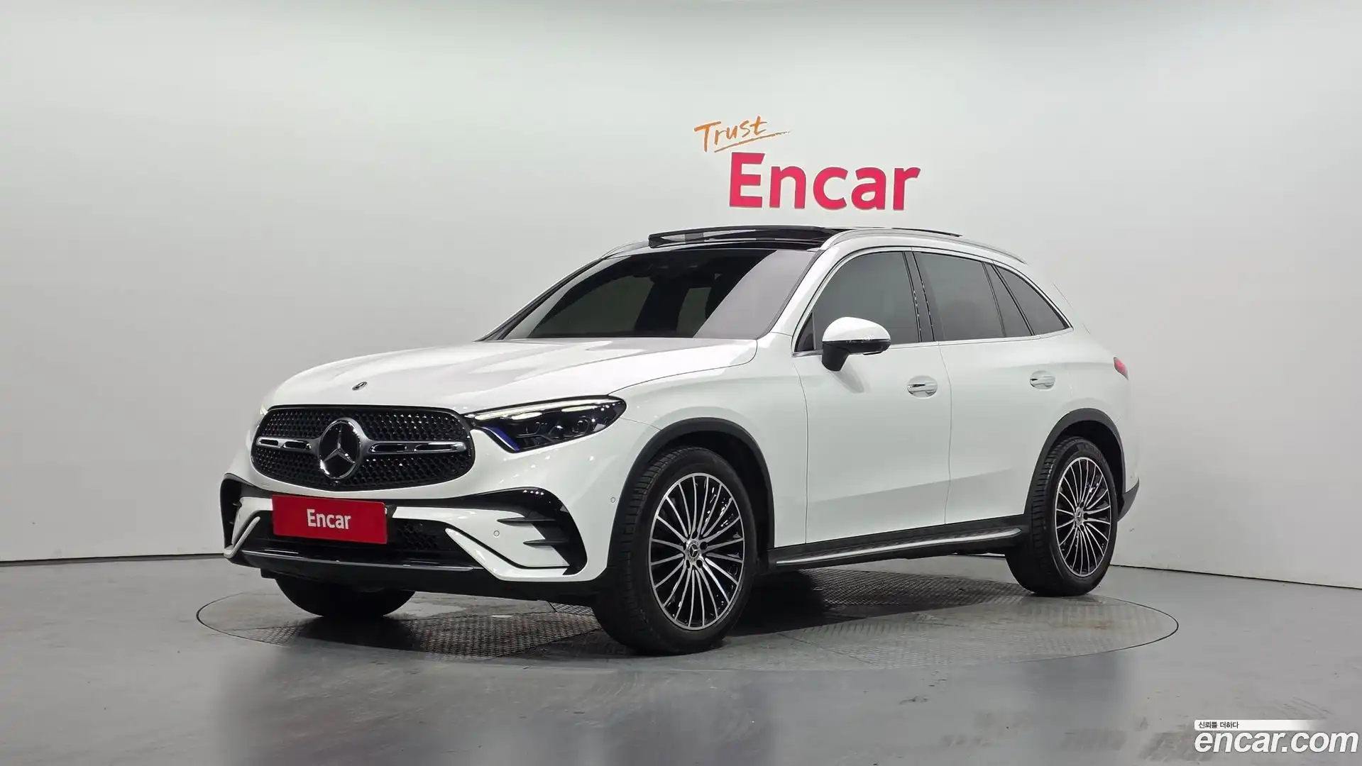 GLC-Class Mercedes-Benz 2023.10-THUMBNAIL-011