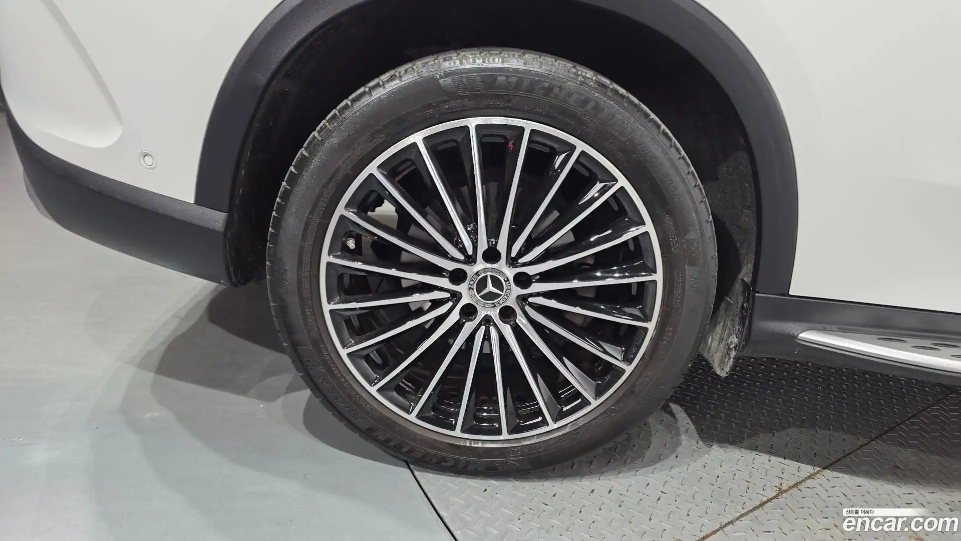 GLC-Class Mercedes-Benz 2023.10-OUTER-005