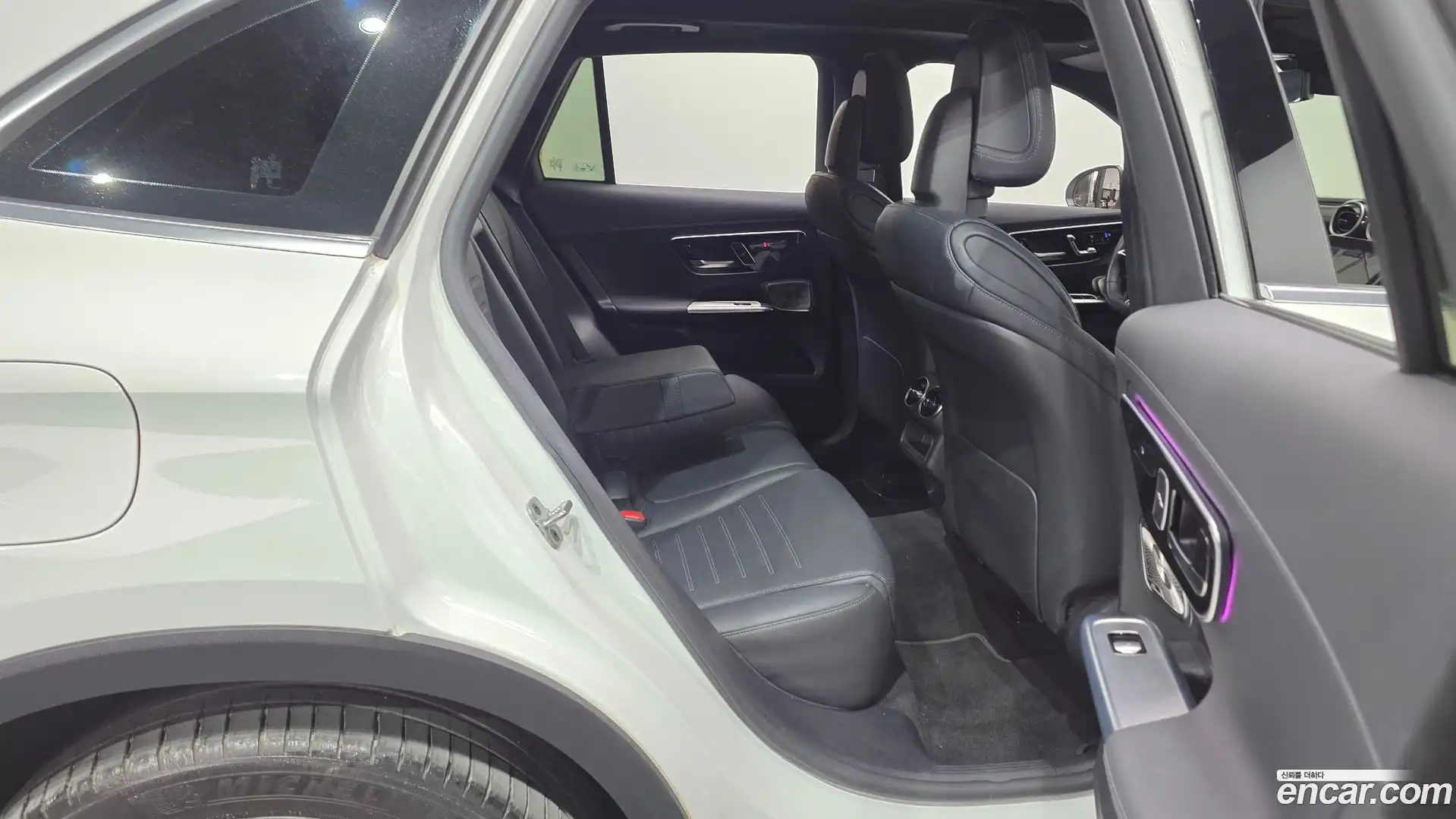 GLC-Class Mercedes-Benz 2023.10-OPTION-015