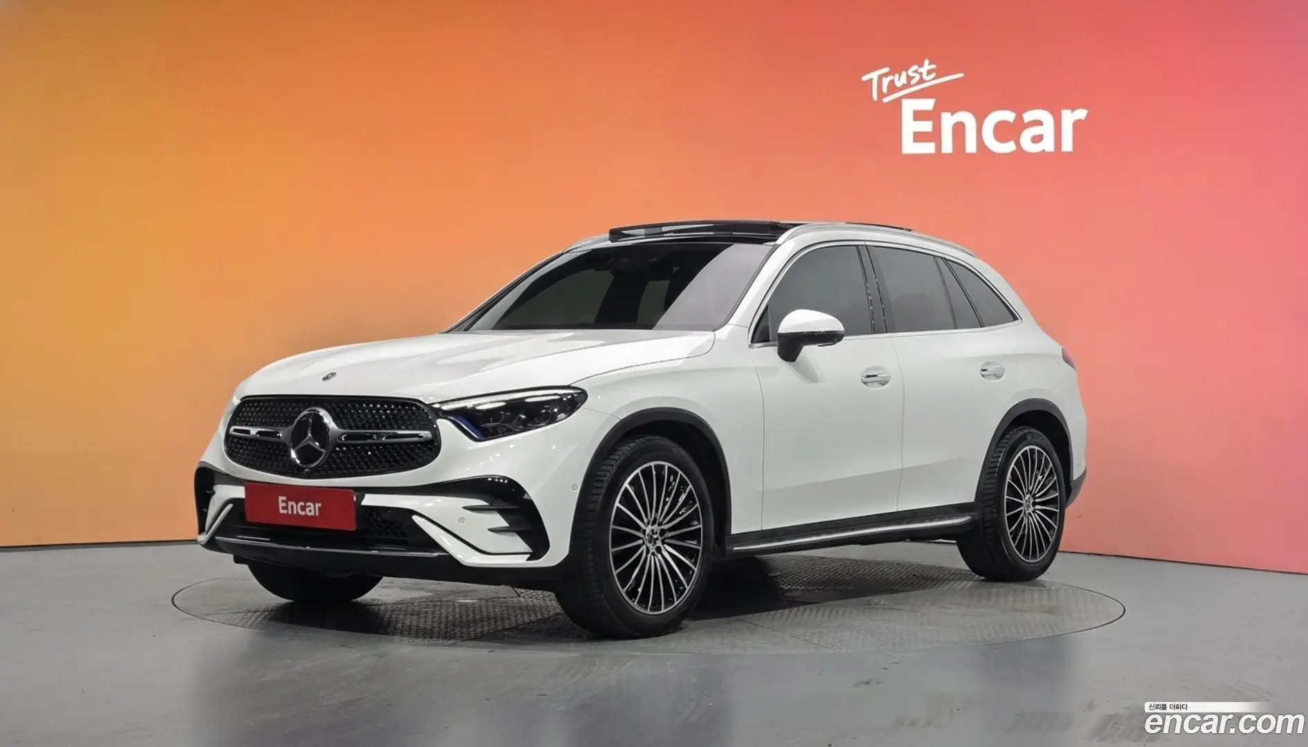 Main__Slider__Photo:GLC-Class Mercedes-Benz 2023.10-0