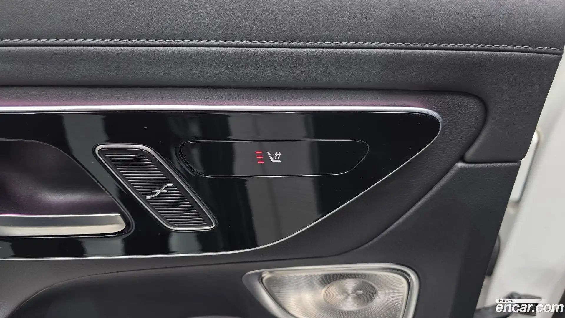 GLC-Class Mercedes-Benz 2023.10-OPTION-042
