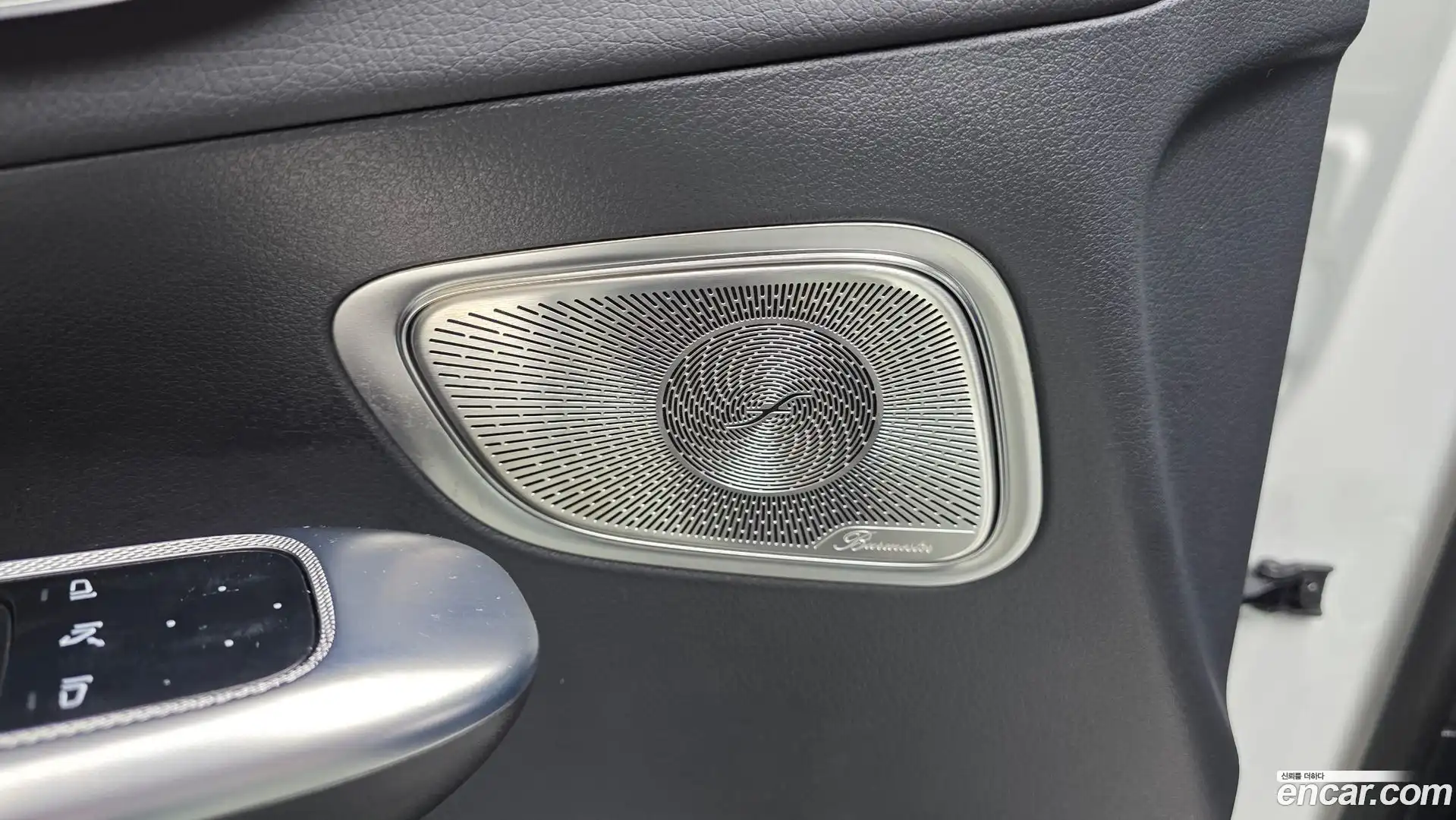 GLC-Class Mercedes-Benz 2023.10-OPTION-043