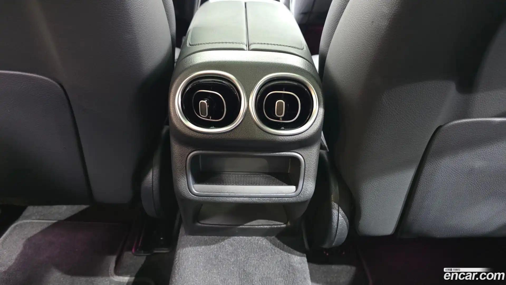 GLC-Class Mercedes-Benz 2023.10-OPTION-047