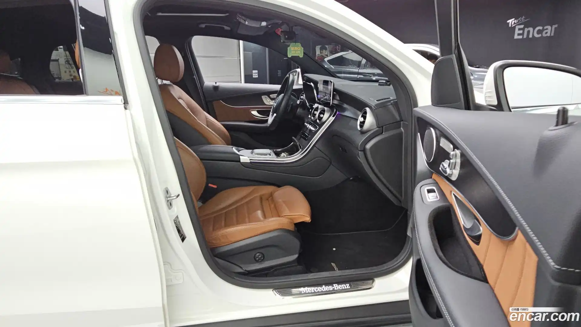 GLC-Class Mercedes-Benz 2021.3-OPTION-015