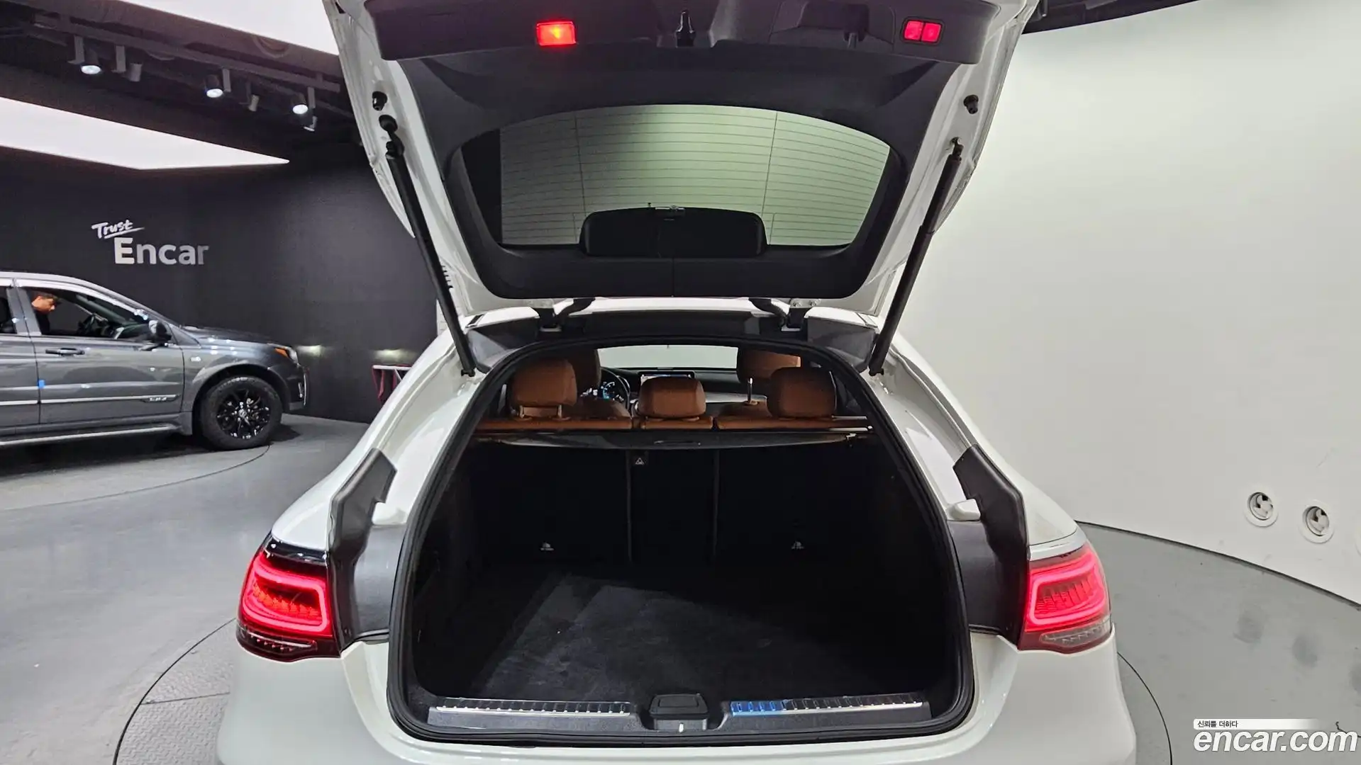 GLC-Class Mercedes-Benz 2021.3-OPTION-024