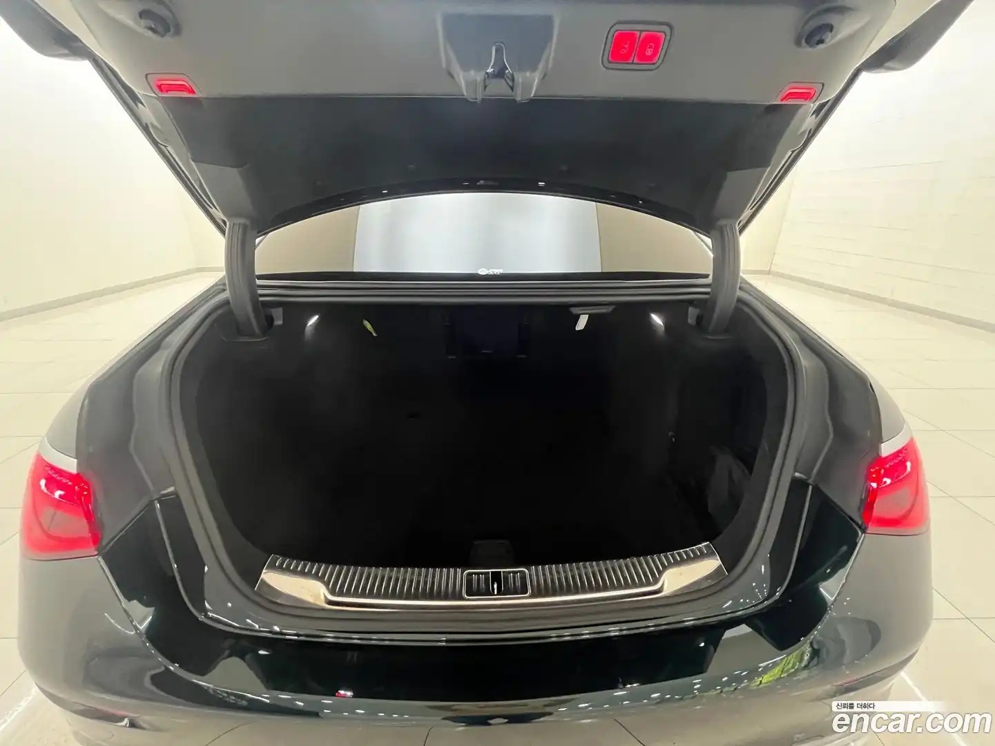 S-Class Mercedes-Benz 2022.5-OPTION-023
