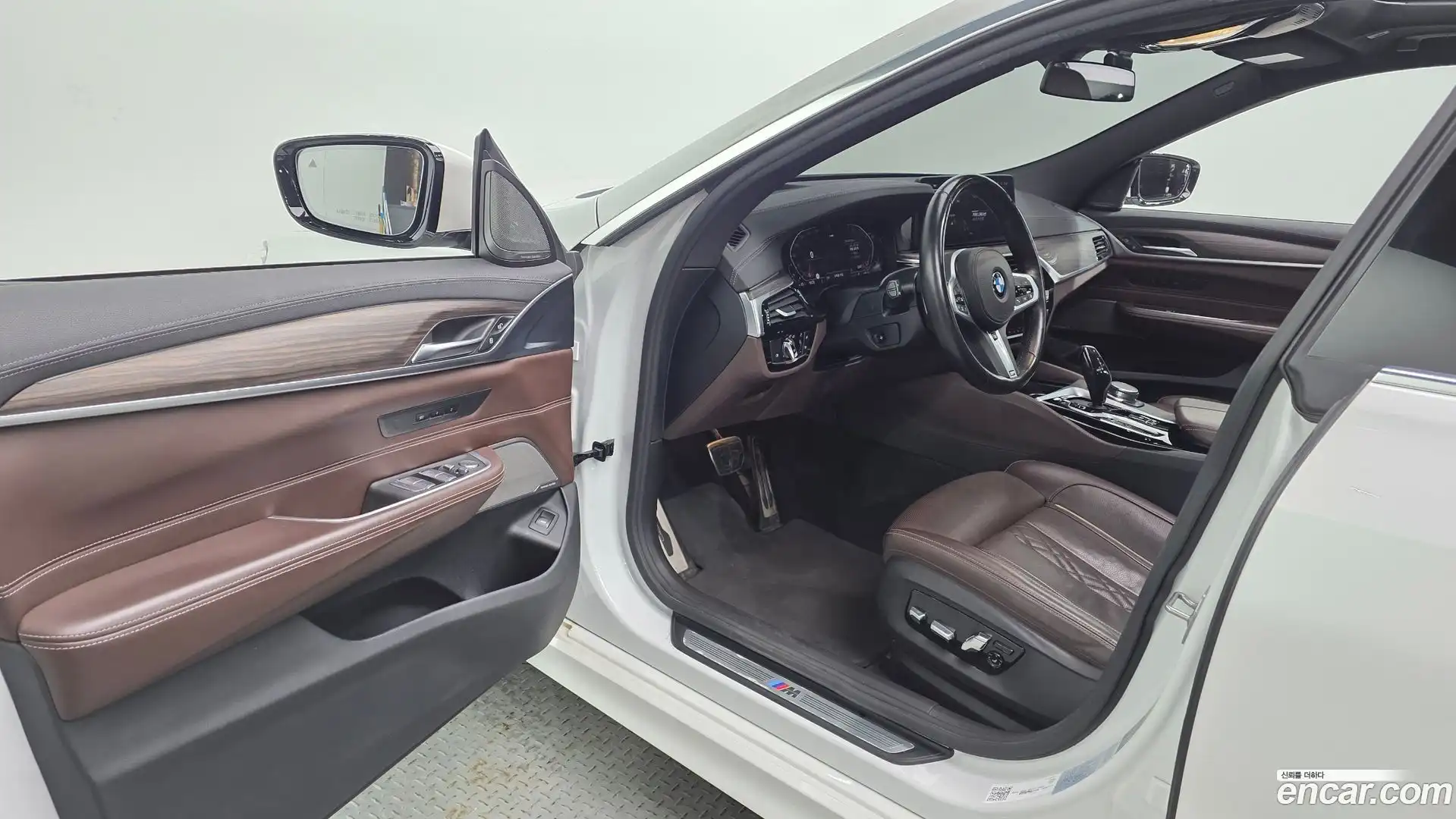 Gran Turismo BMW 2021.0-INNER-010