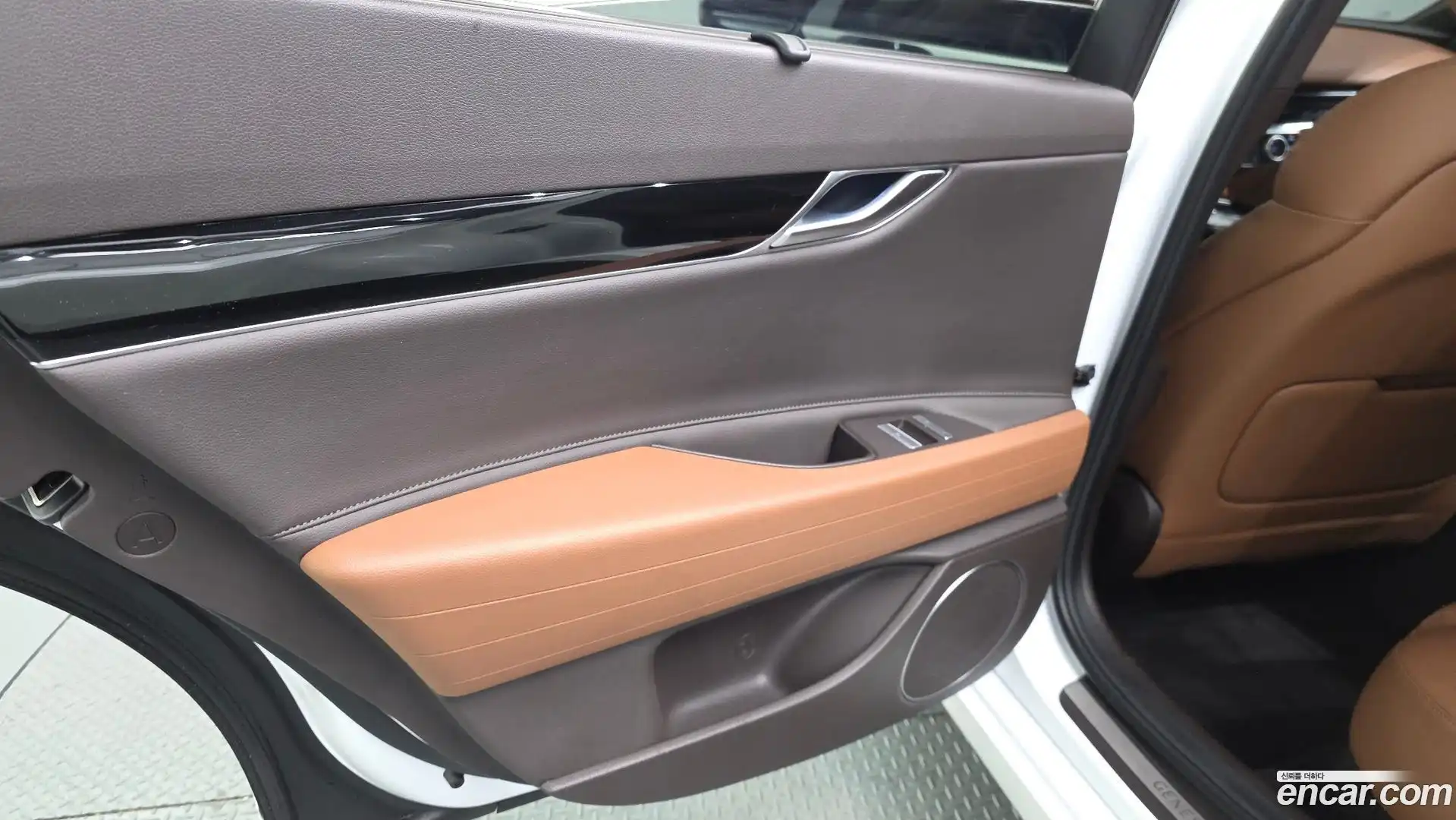 G80 Genesis 2021.5-INNER-035
