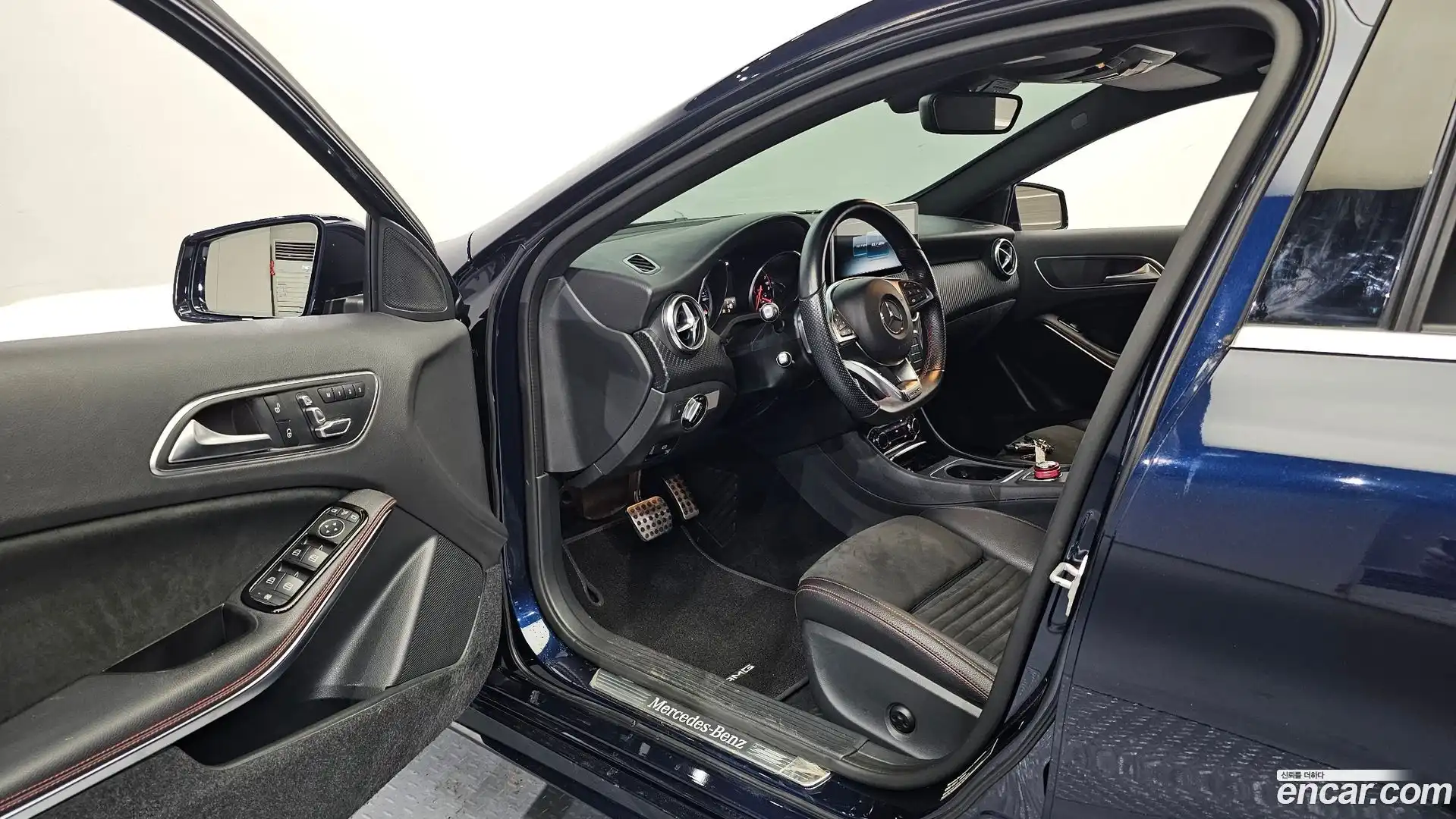 A-Class Mercedes-Benz 2017.7-INNER-010
