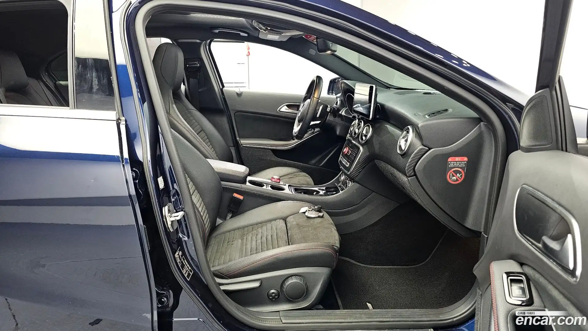 A-Class Mercedes-Benz 2017.7-INNER-036