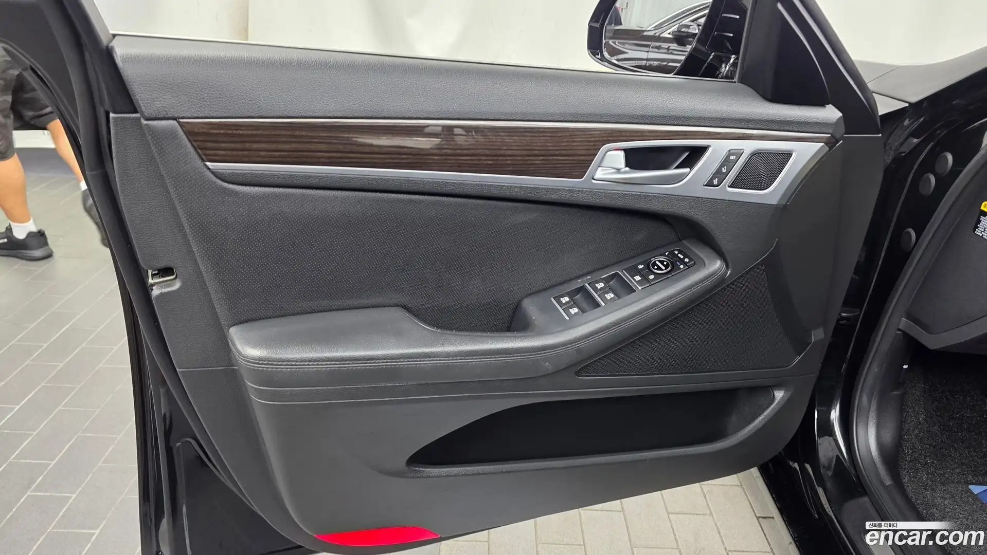 G80 Genesis 2016.10-INNER-034