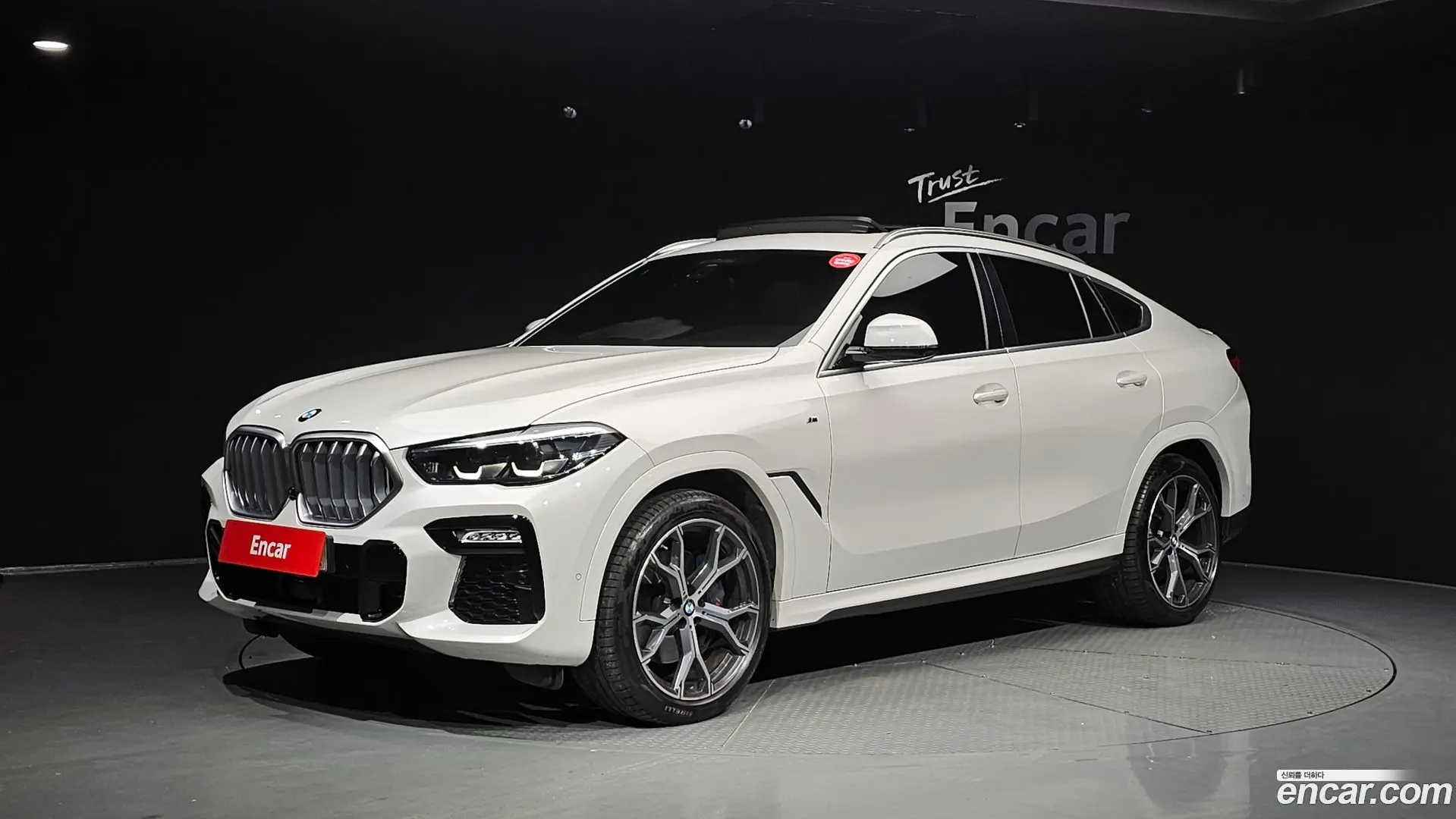 Main__Slider__Photo:X6 BMW 2021.4-0