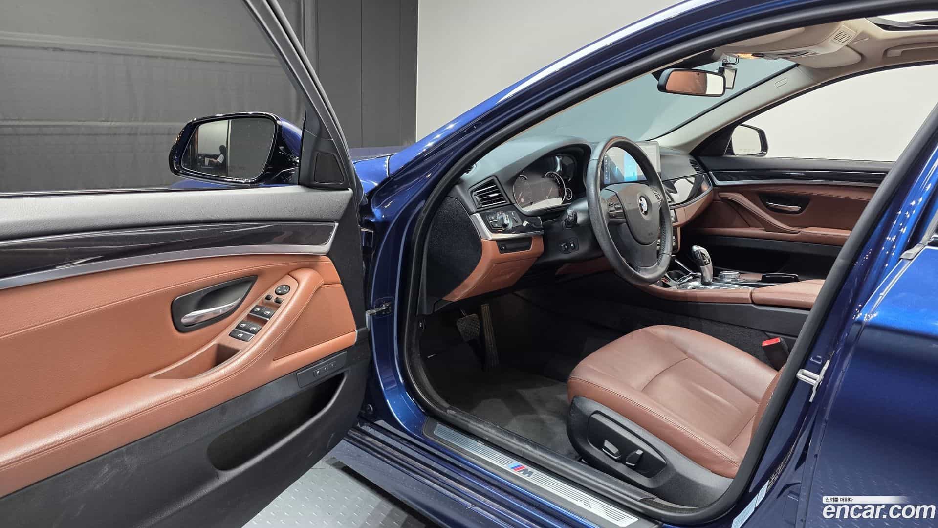5-Series BMW 2015.9-INNER-010