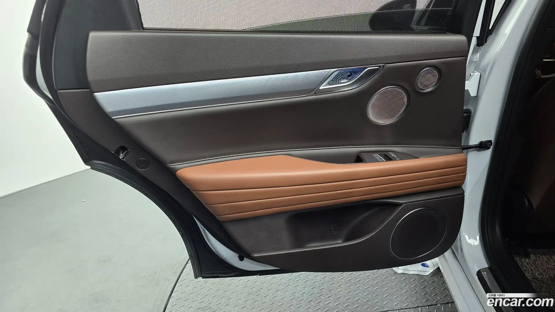 G80 Genesis 2023.4-INNER-035