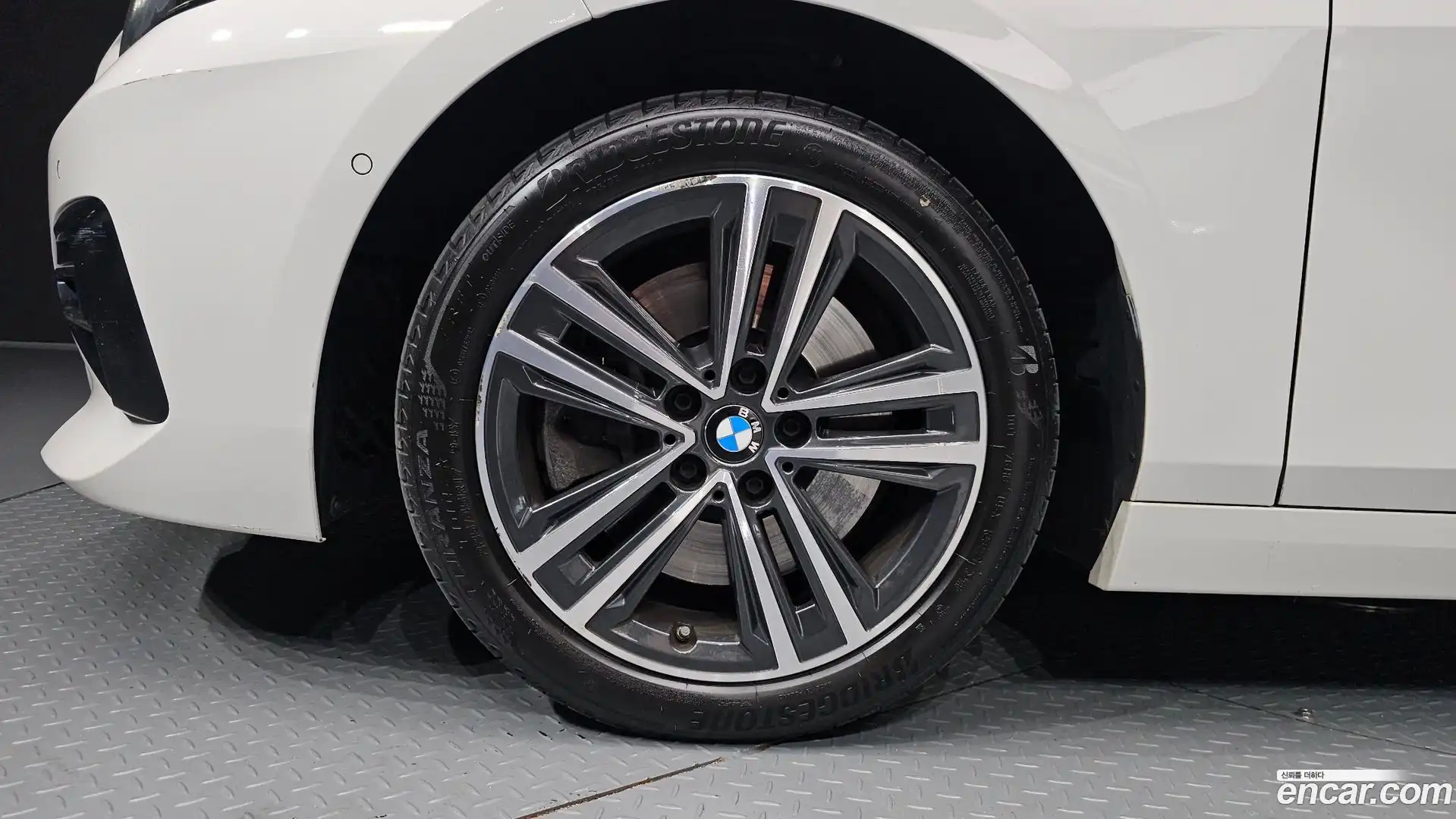 2-Series BMW 2023.0-OUTER-005