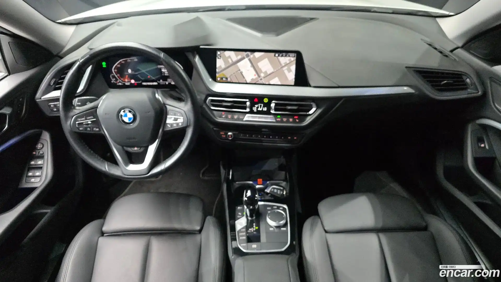 2-Series BMW 2023.0-INNER-007