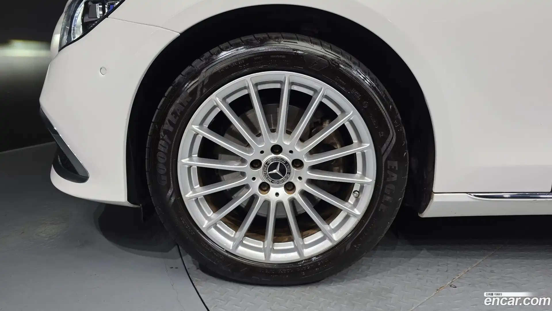 E-Class Mercedes-Benz 2021.3-OUTER-005