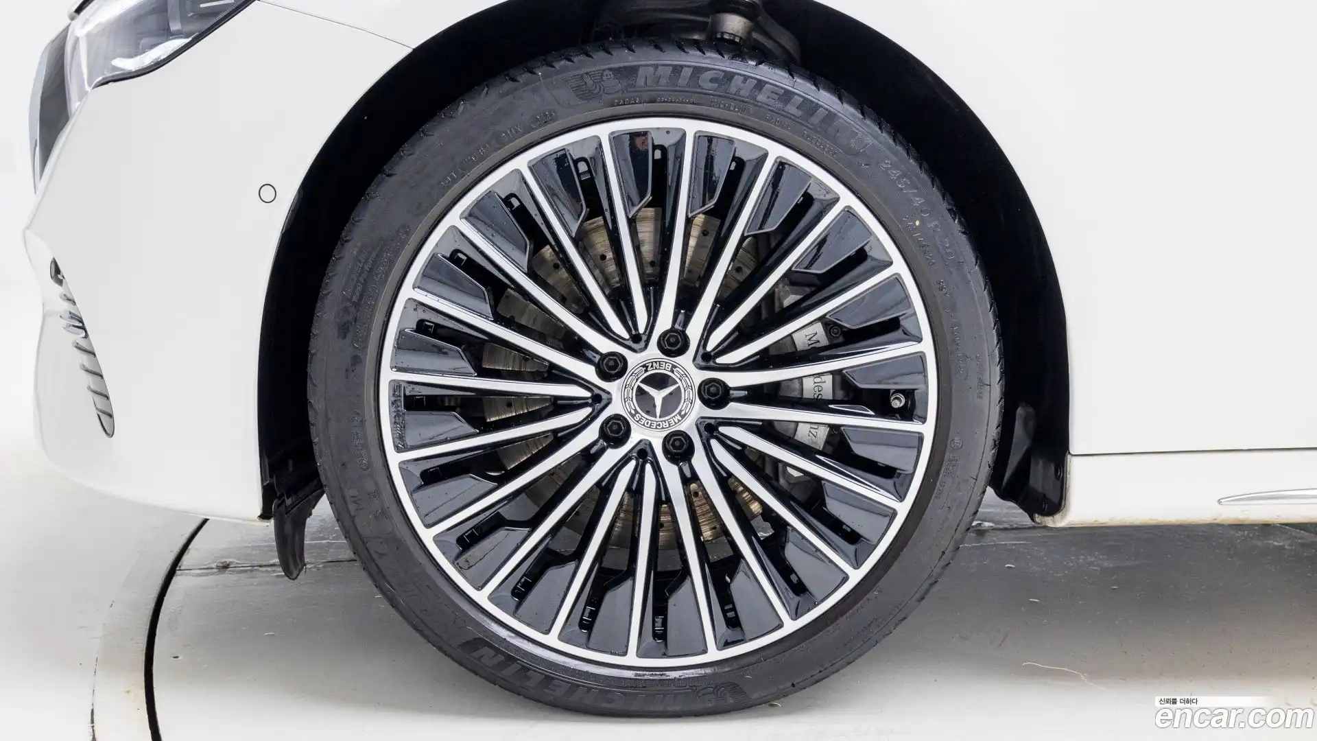 E-Class Mercedes-Benz 2025.7-OUTER-005