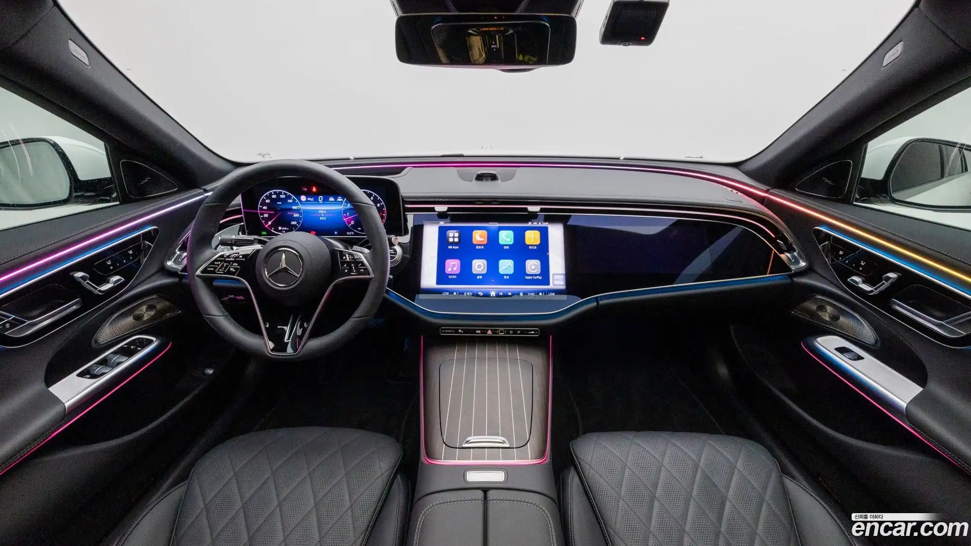 E-Class Mercedes-Benz 2025.7-INNER-007