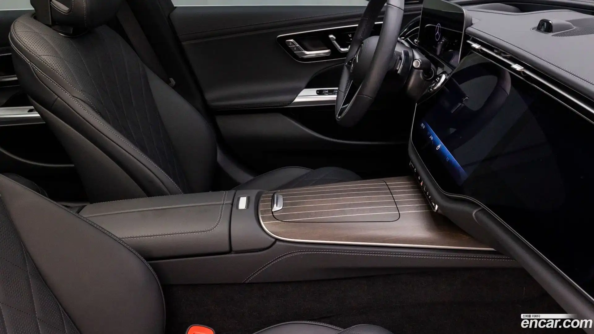 E-Class Mercedes-Benz 2025.7-OPTION-022