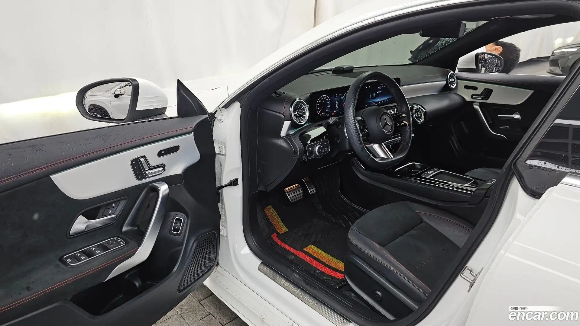 CLA-Class Mercedes-Benz 2024.1-INNER-010