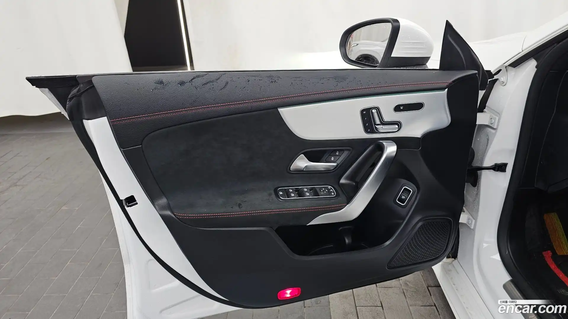 CLA-Class Mercedes-Benz 2024.1-INNER-034