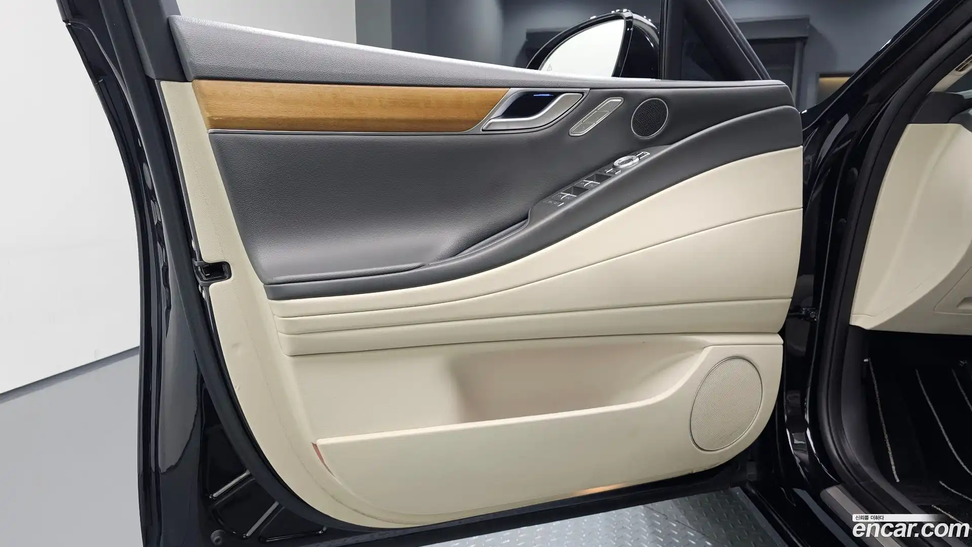 G80 Genesis 2022.11-INNER-034