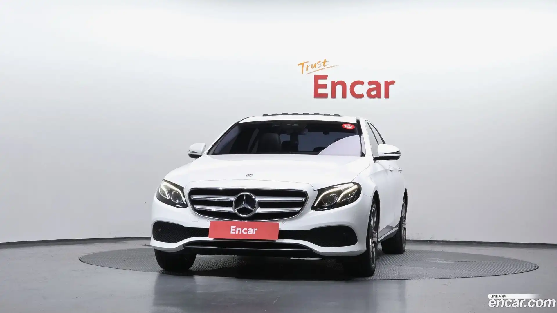 E-Class Mercedes-Benz 2019.0-OUTER-003