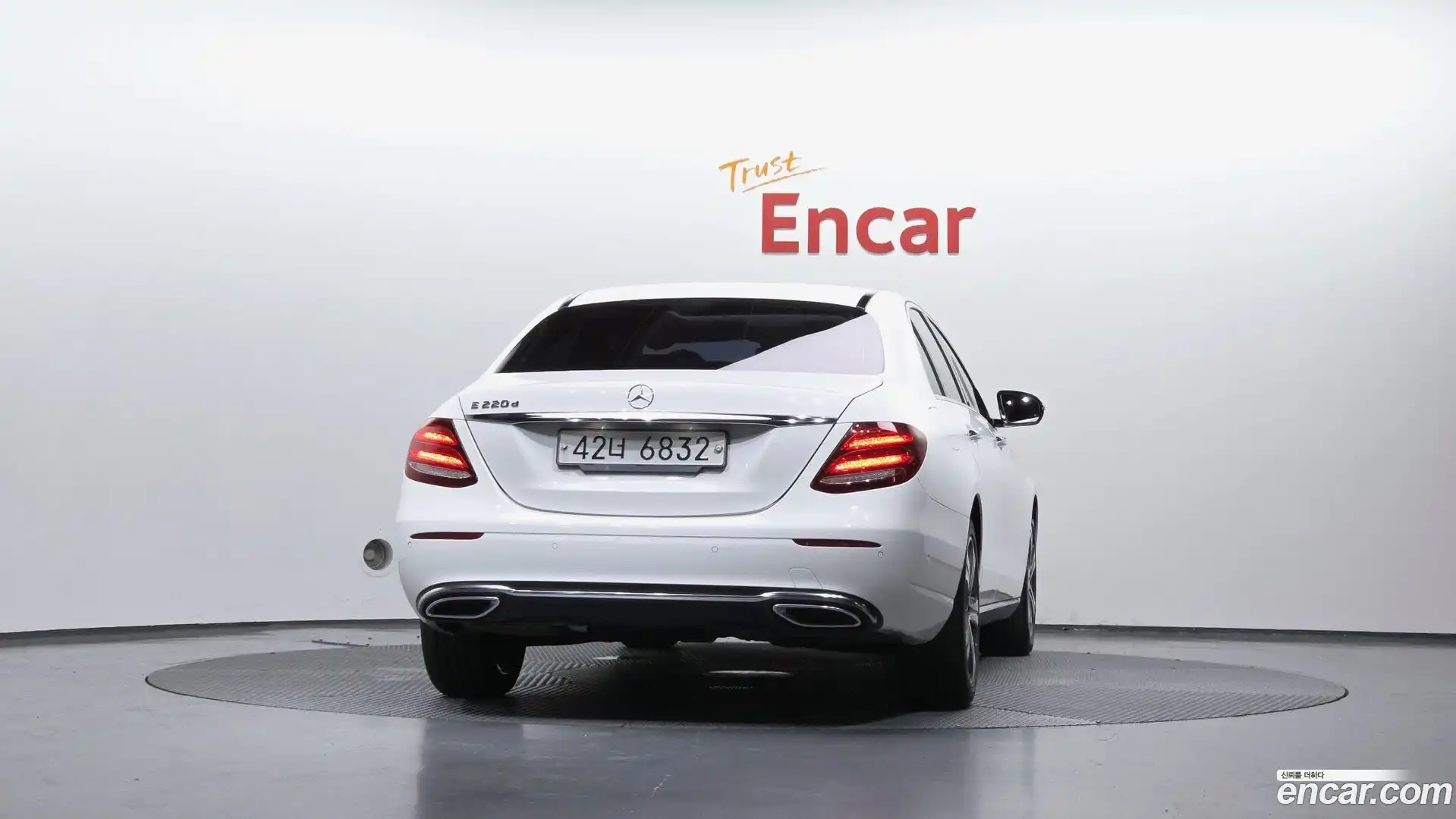 E-Class Mercedes-Benz 2019.0-OUTER-004