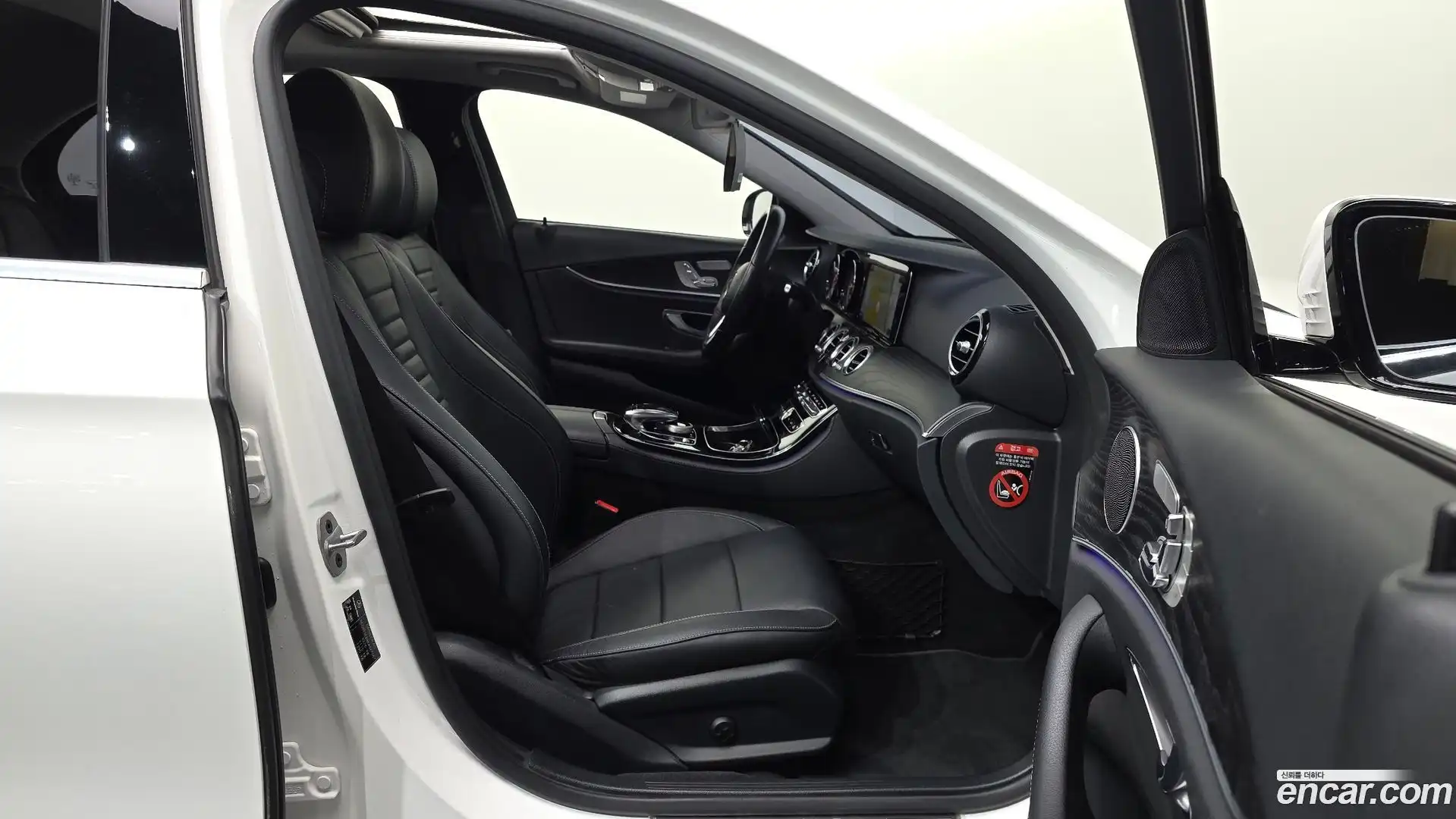 E-Class Mercedes-Benz 2019.0-OPTION-015