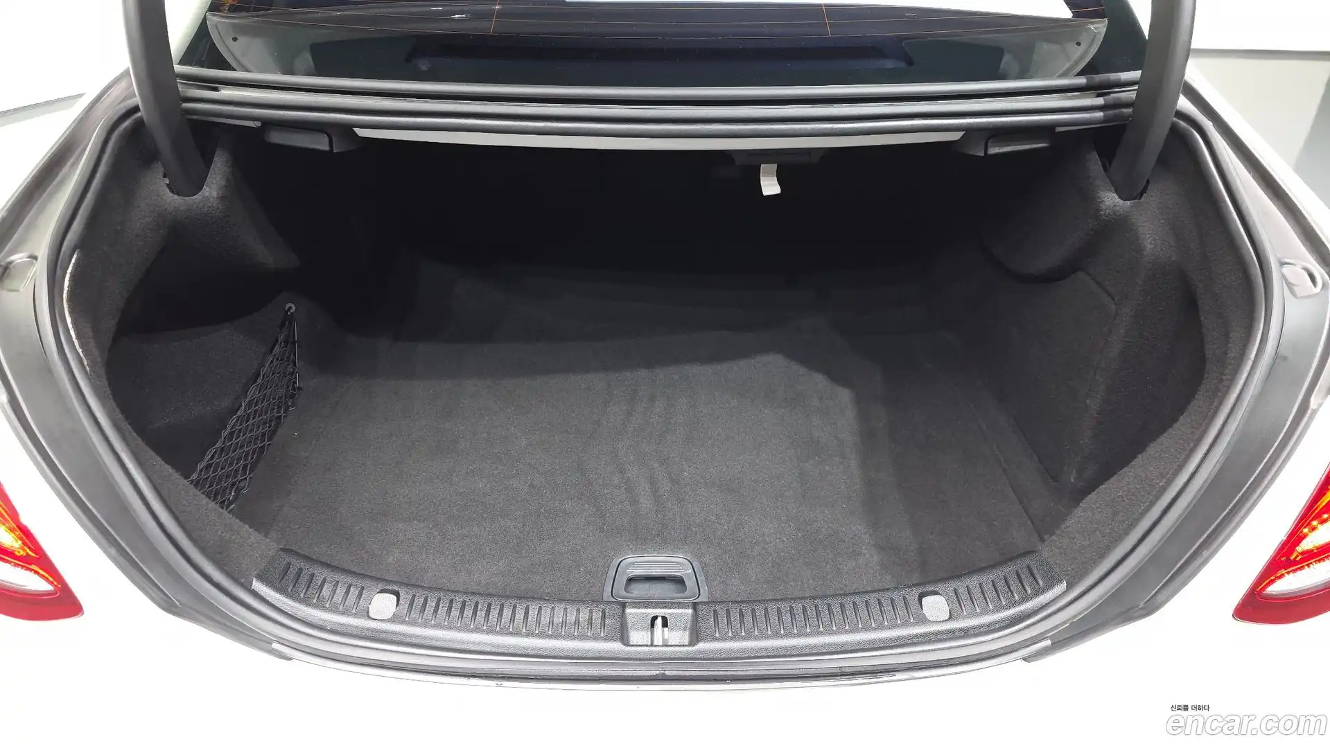 E-Class Mercedes-Benz 2019.0-OPTION-024