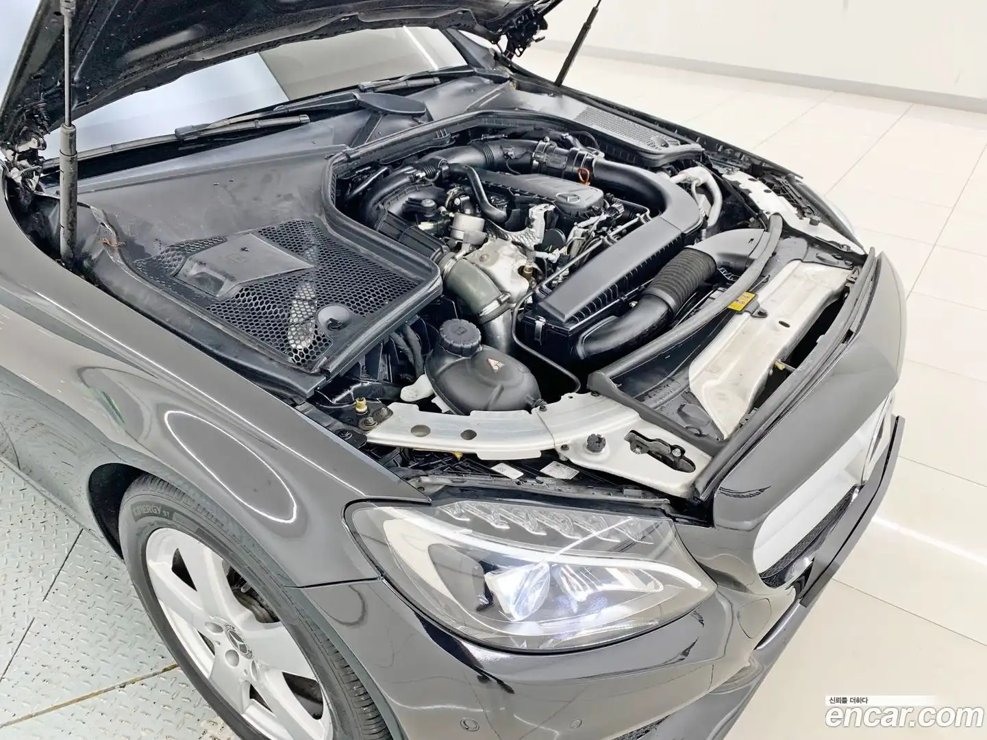 C-Class Mercedes-Benz 2018.3-INNER-008
