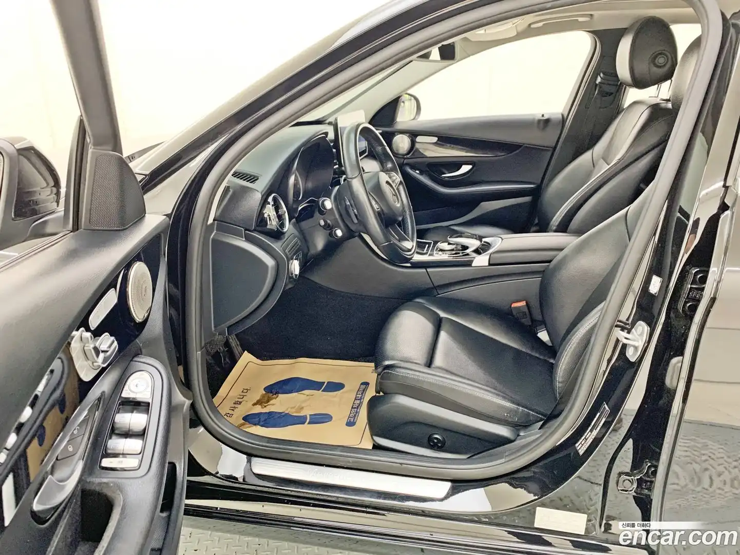 C-Class Mercedes-Benz 2018.3-OPTION-015