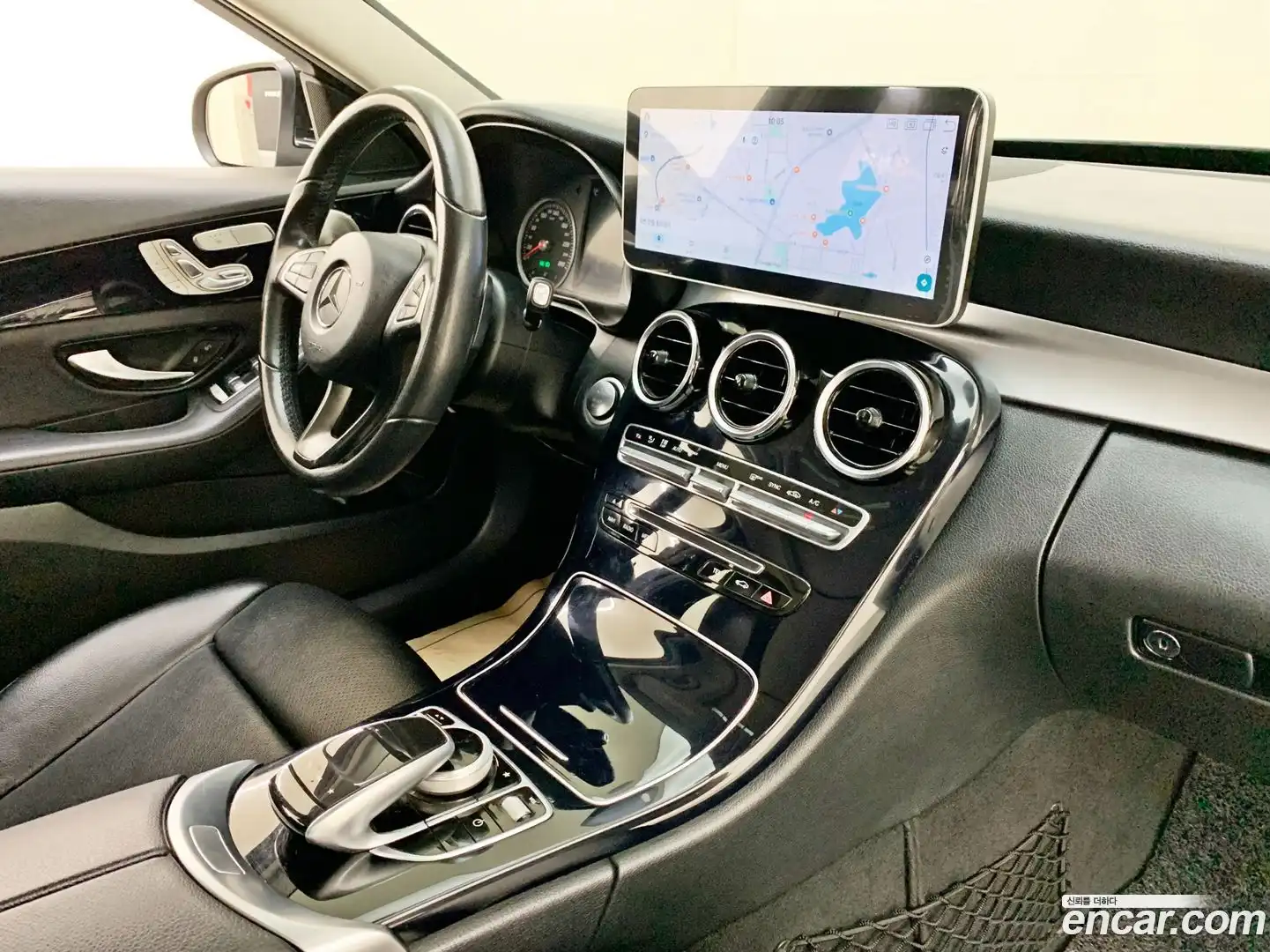 C-Class Mercedes-Benz 2018.3-OPTION-018