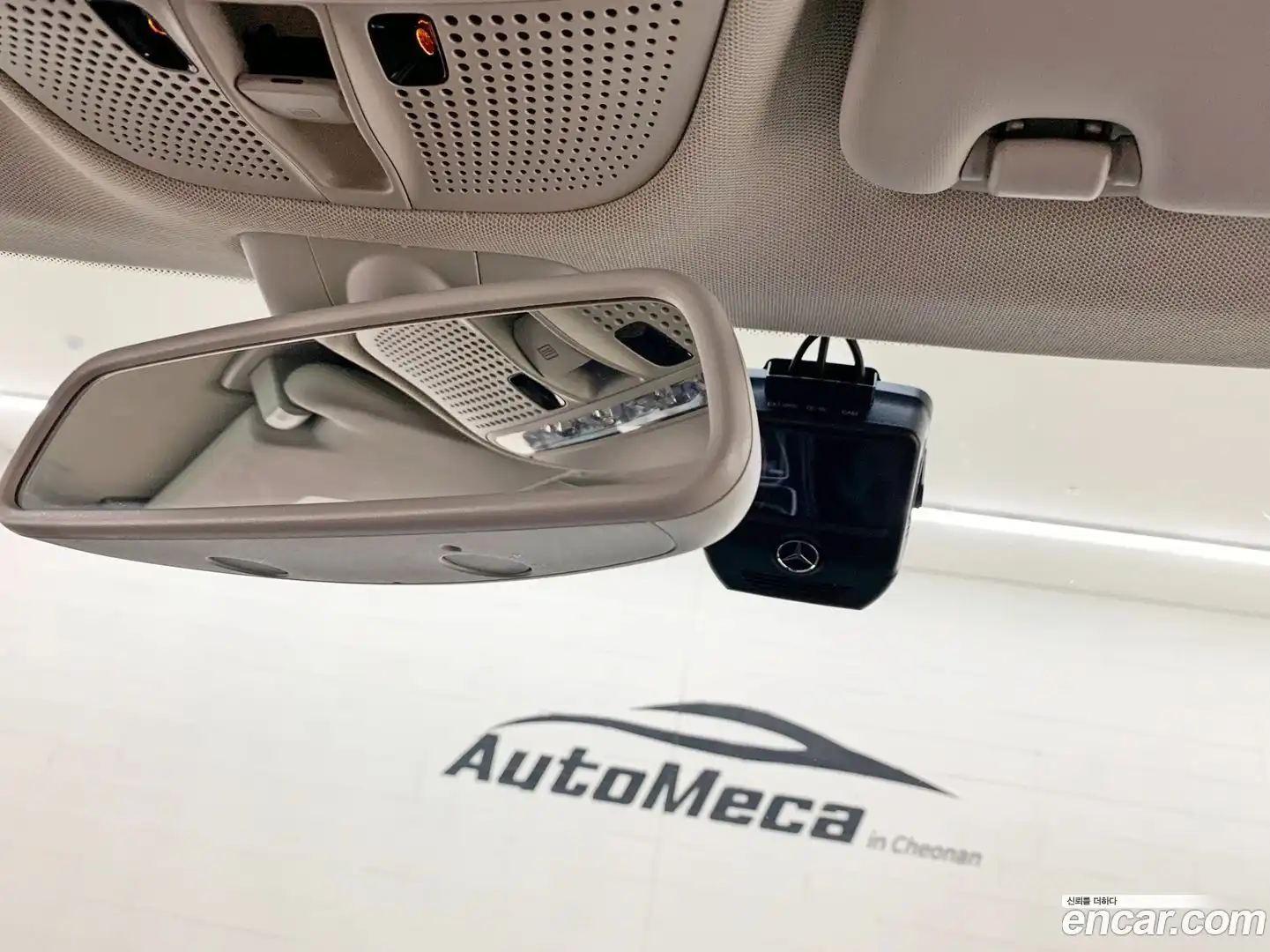 C-Class Mercedes-Benz 2018.3-OPTION-021