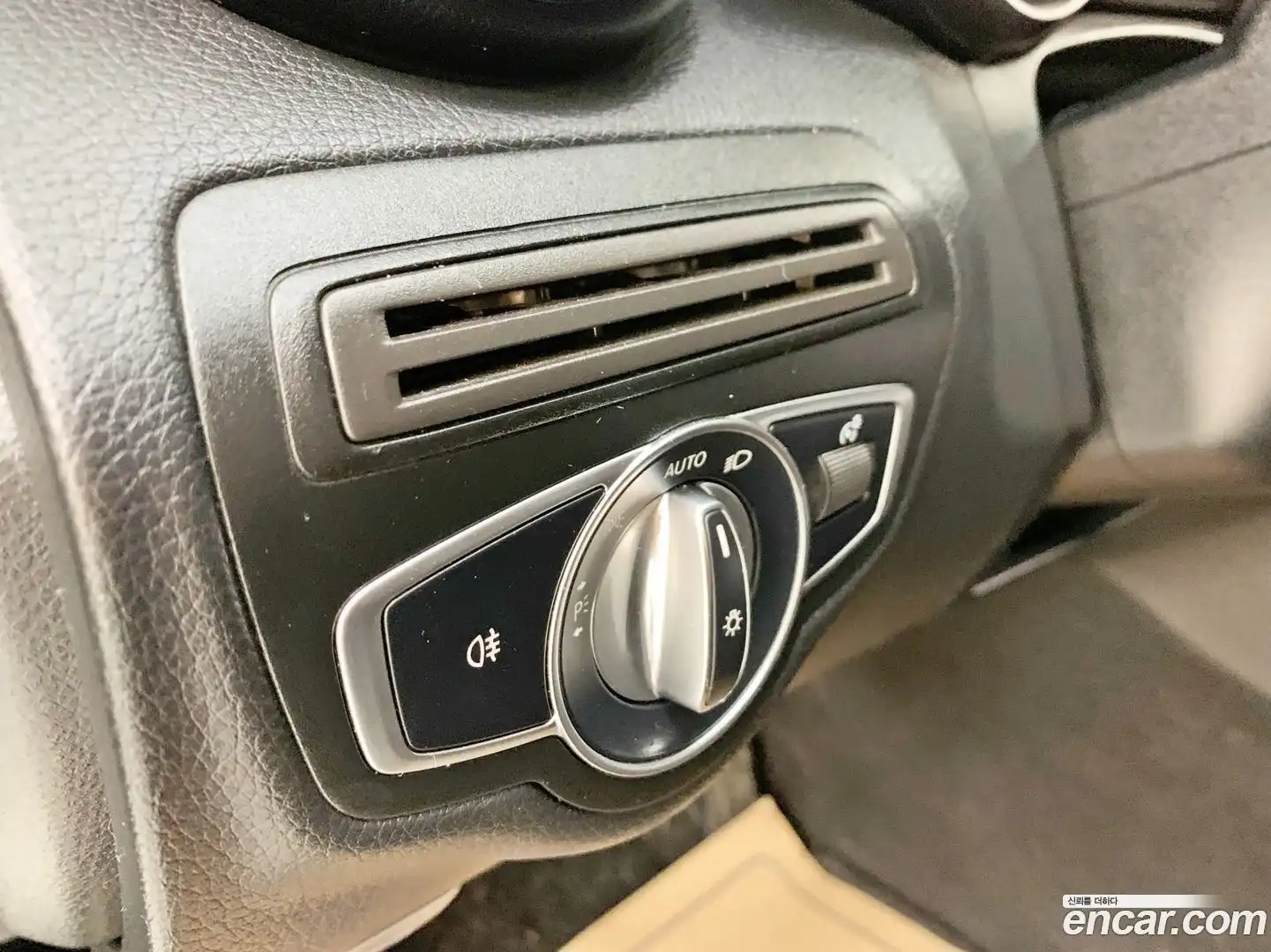 C-Class Mercedes-Benz 2018.3-OPTION-023