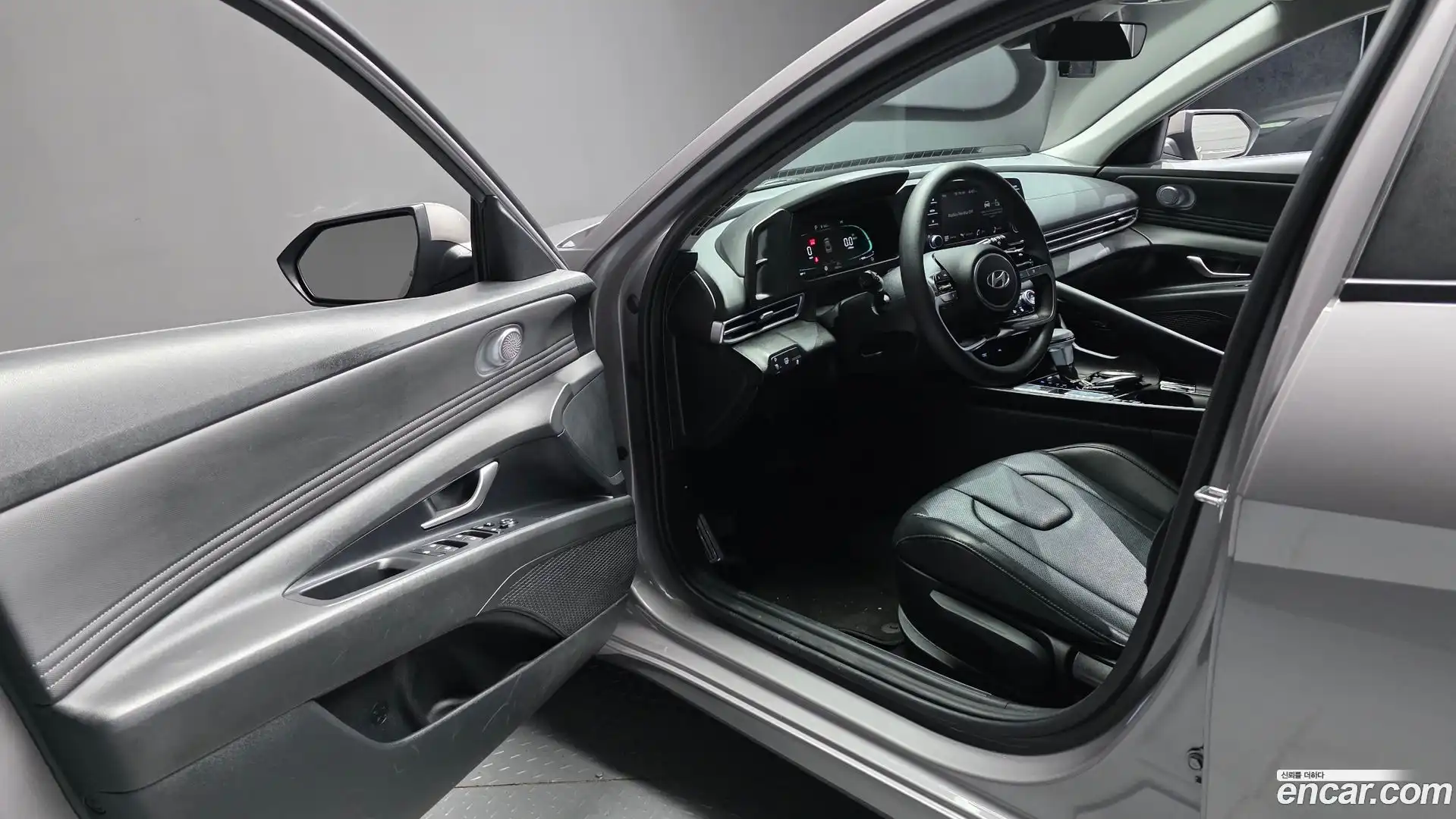 AVANTE Hyundai 2023.10-INNER-010