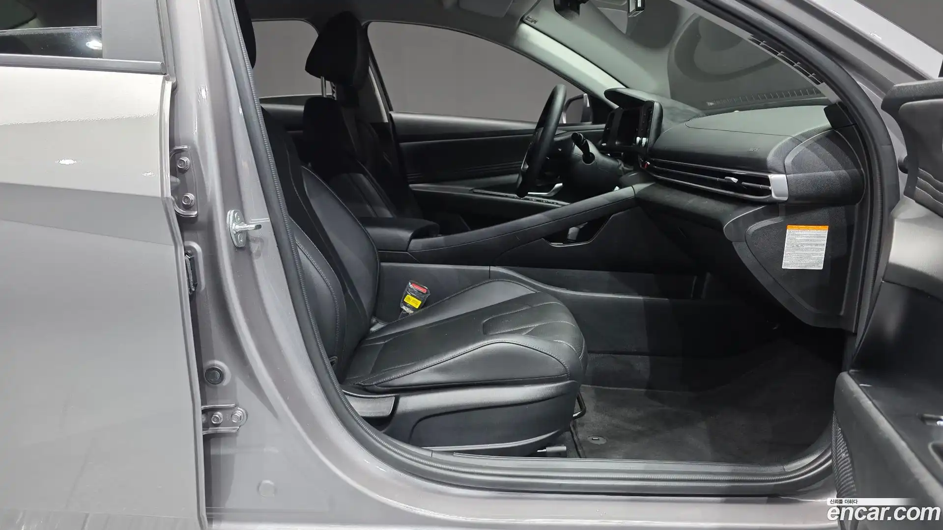 AVANTE Hyundai 2023.10-OPTION-015