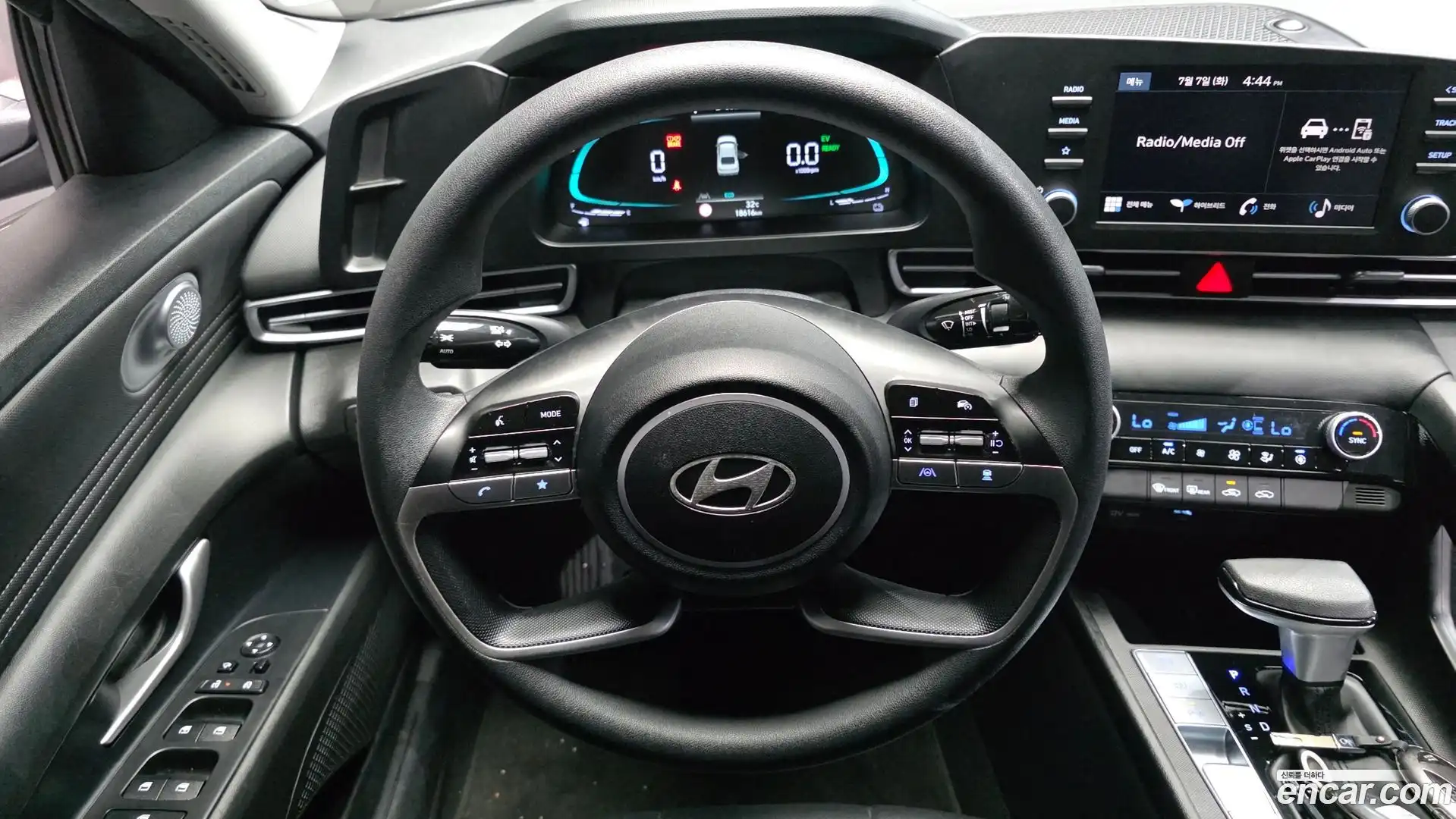 AVANTE Hyundai 2023.10-OPTION-017