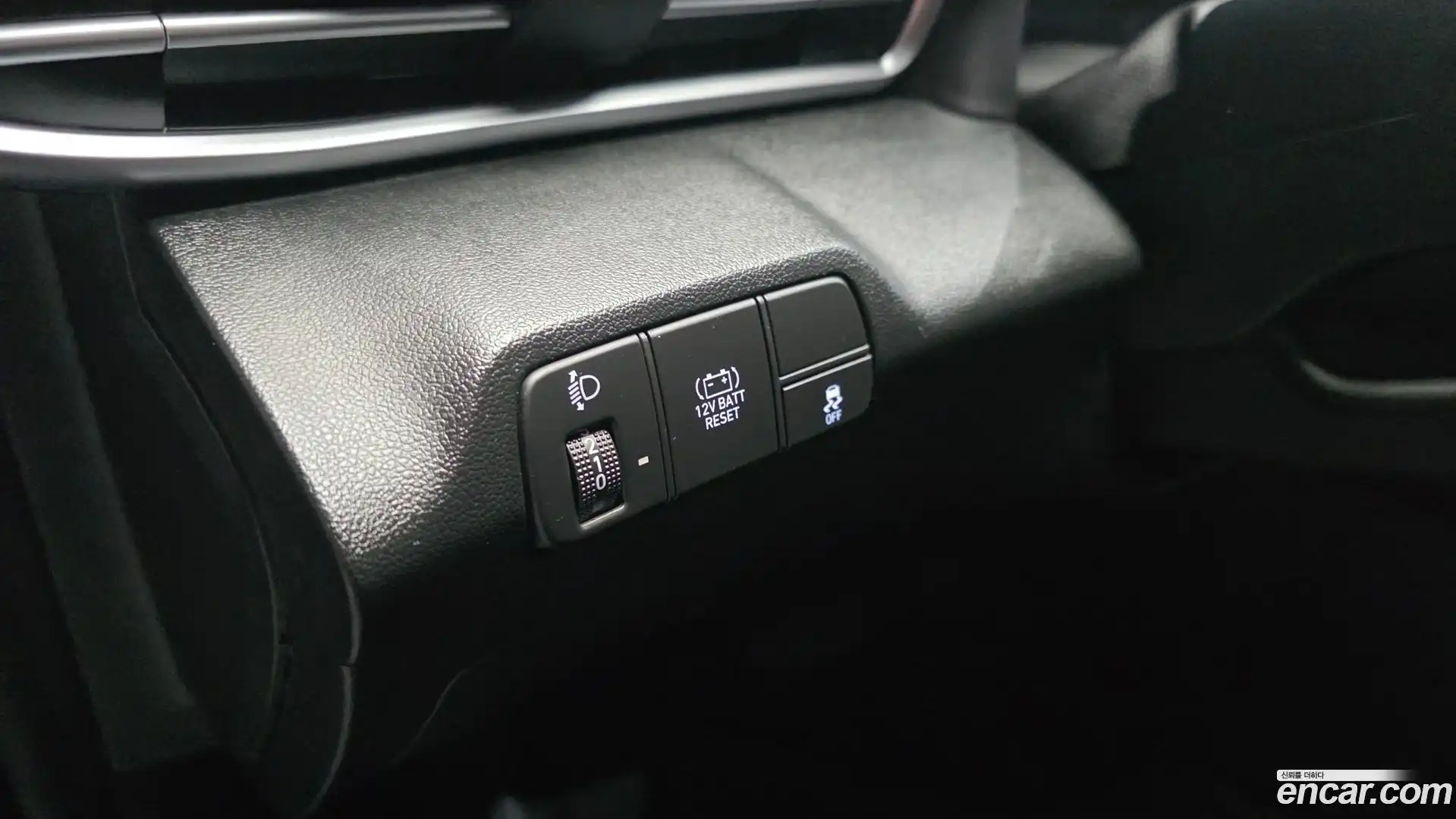 AVANTE Hyundai 2023.10-OPTION-018
