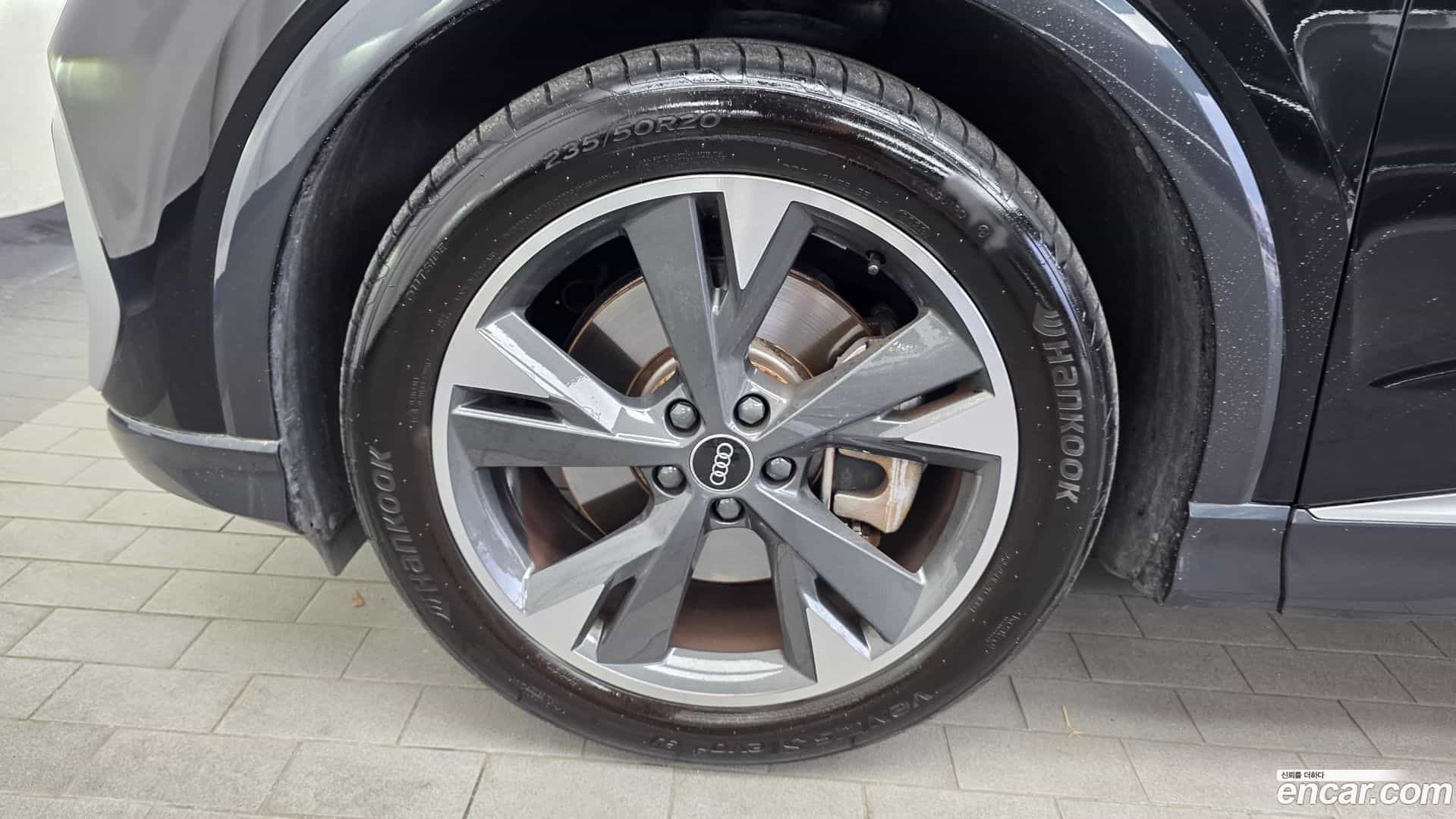 Q4 e-tron Audi 2023.11-OUTER-005