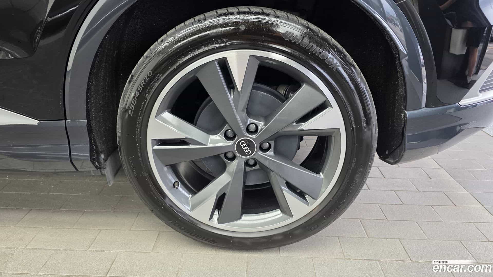 Q4 e-tron Audi 2023.11-OUTER-031