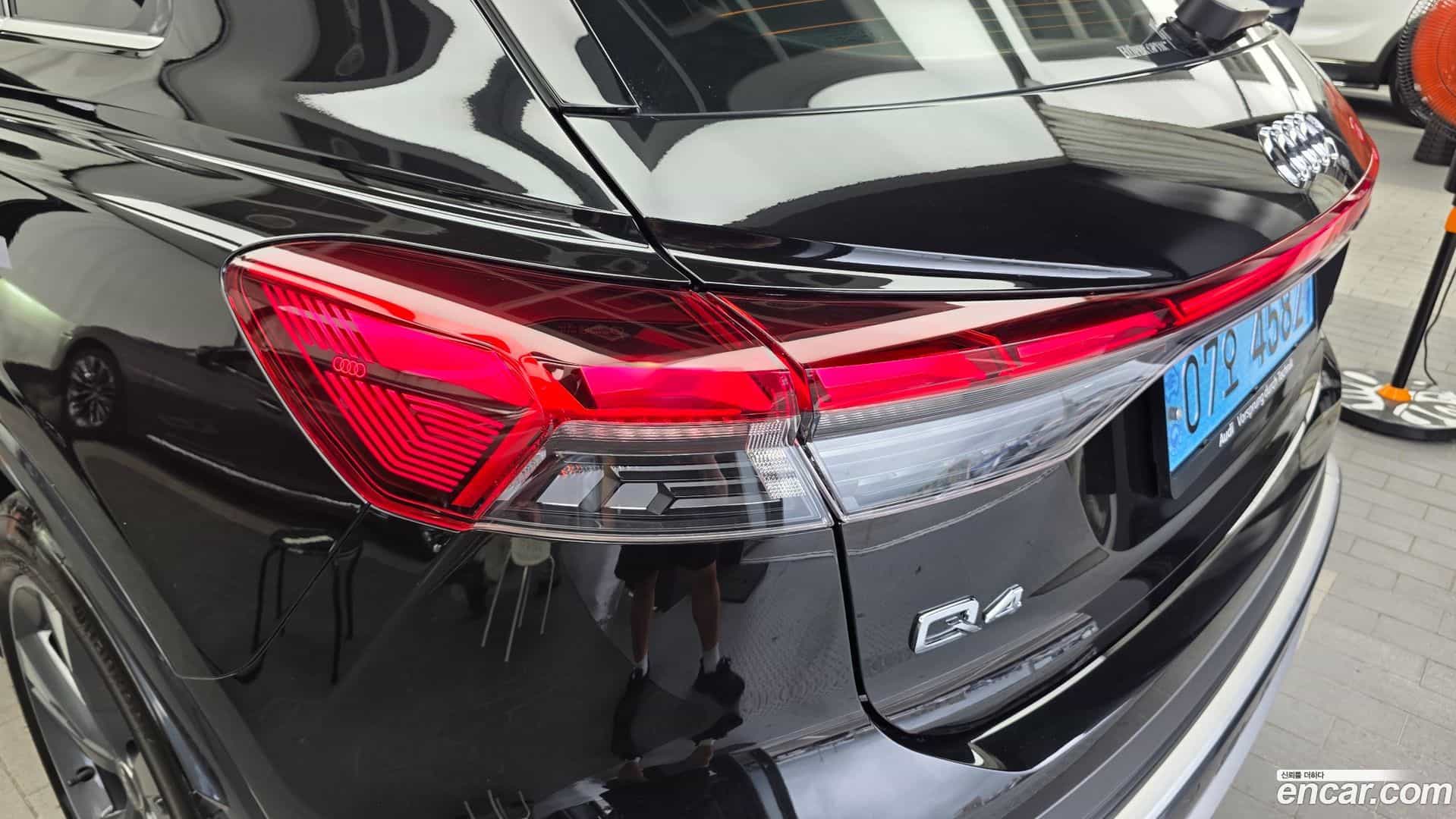 Q4 e-tron Audi 2023.11-OUTER-033