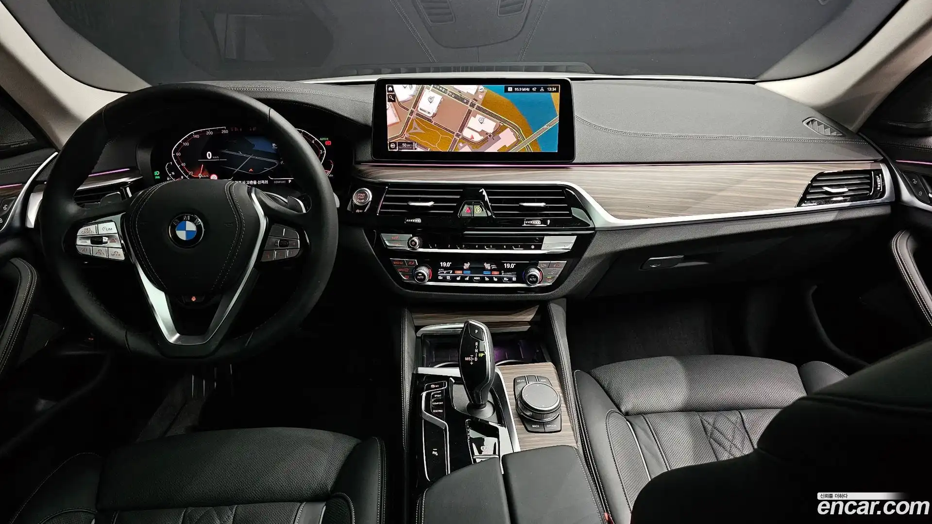 5-Series BMW 2022.8-INNER-007