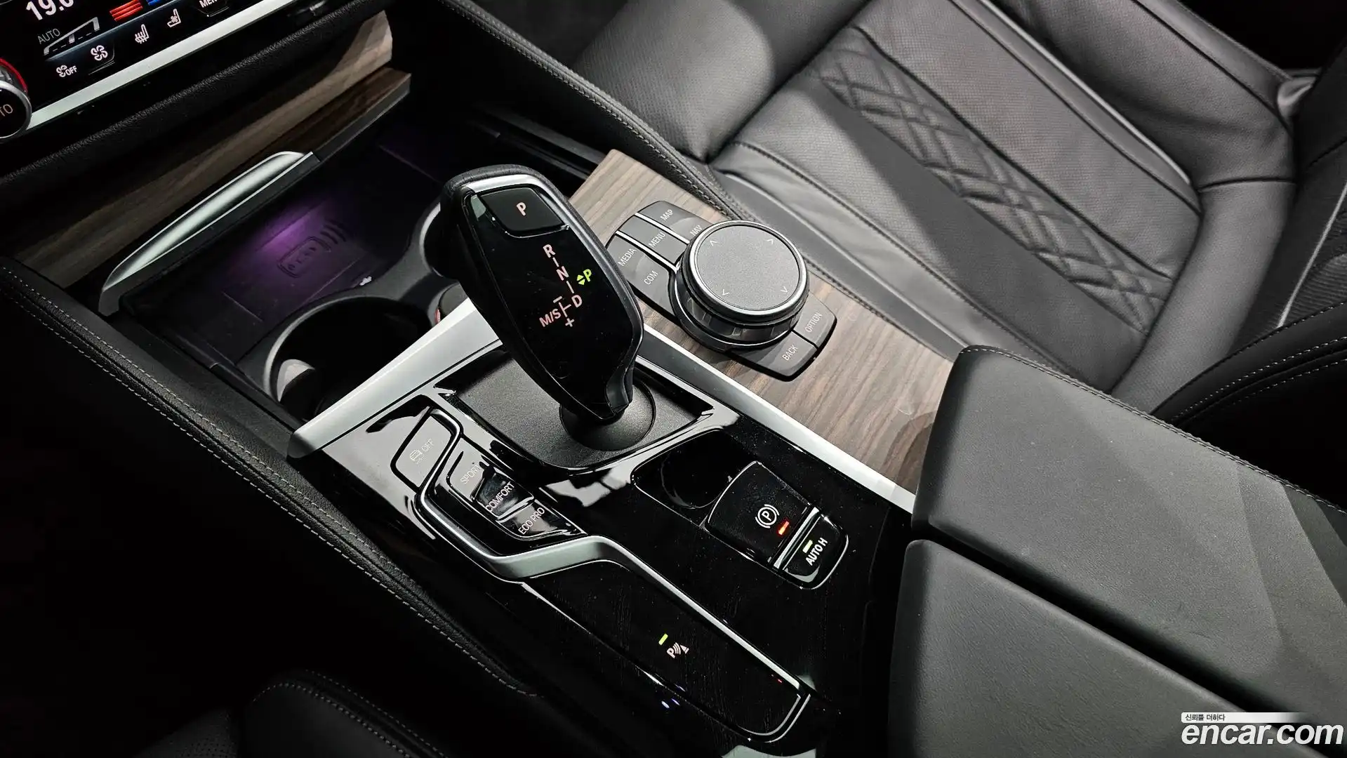 5-Series BMW 2022.8-INNER-009