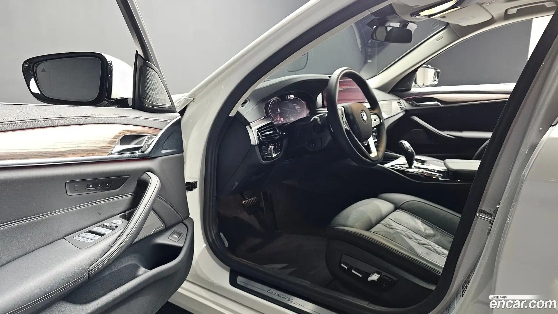 5-Series BMW 2022.8-INNER-010