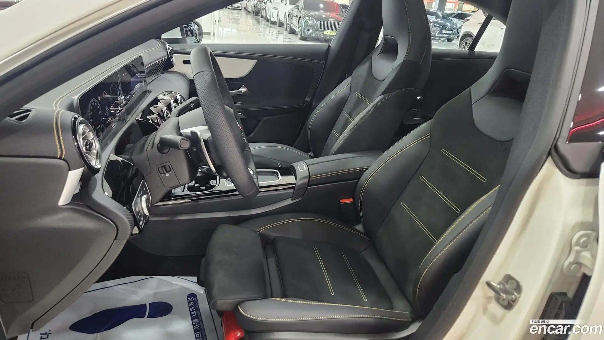 CLA-Class Mercedes-Benz 2025.10-INNER-010